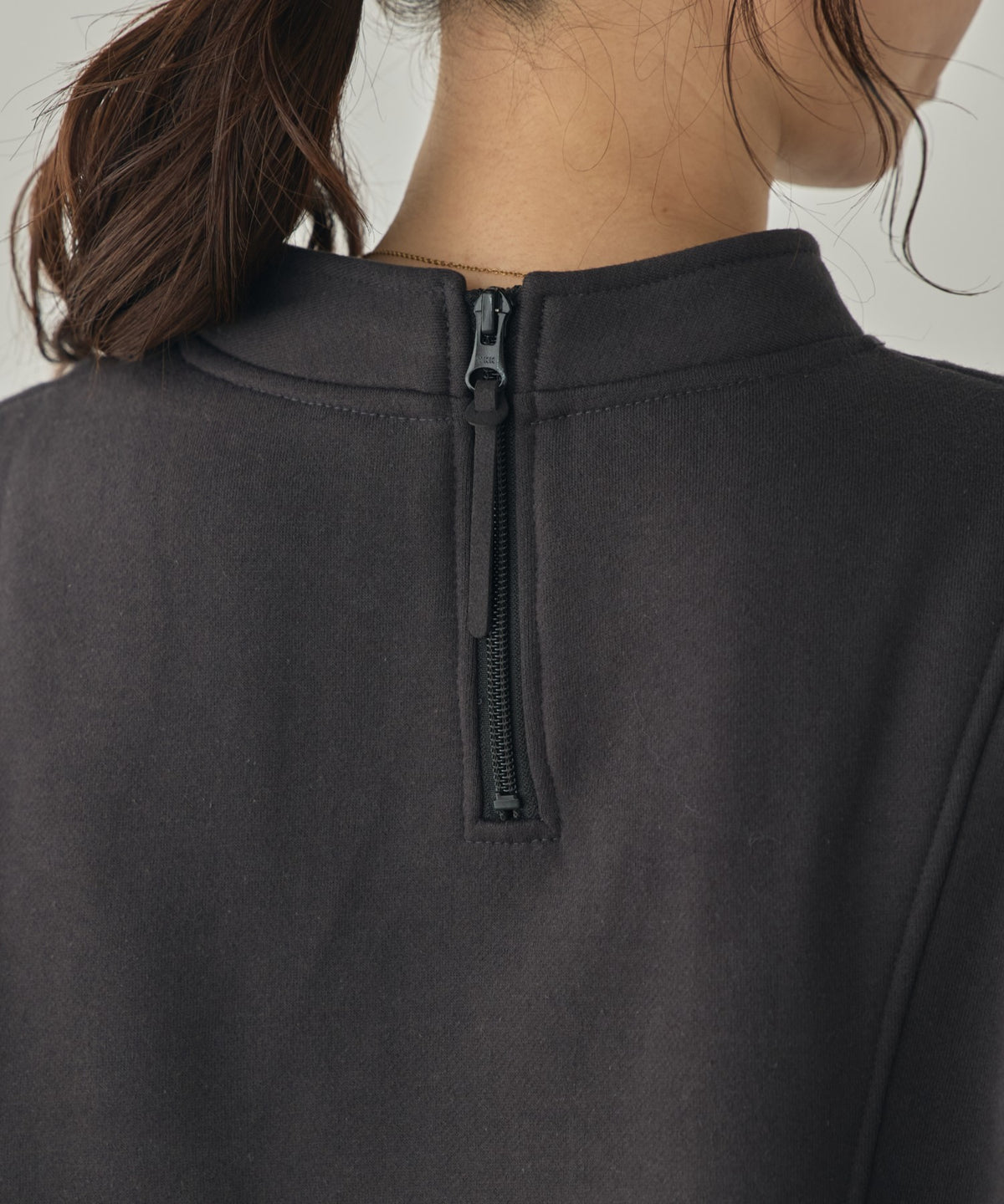 ASYMMETRICAL-DESIGN FLEECE-LINED SWEAT