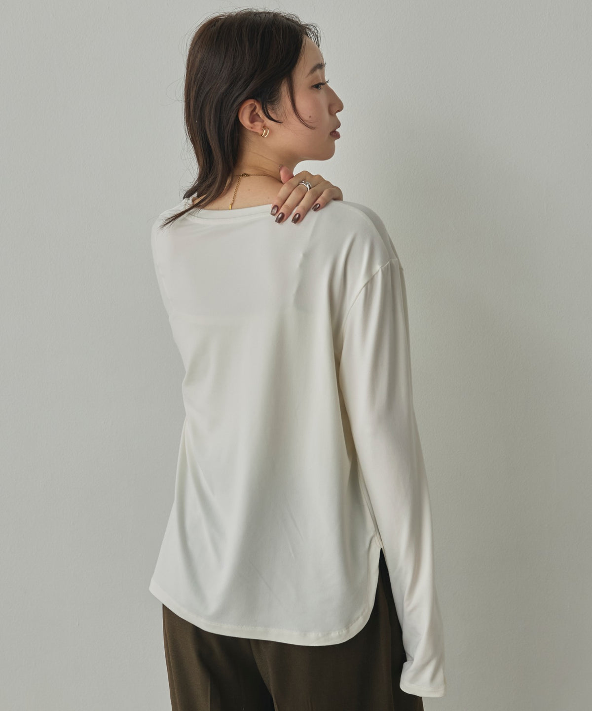 SOFT AND STRETCHY T-SHIRT: BASIC TOPS