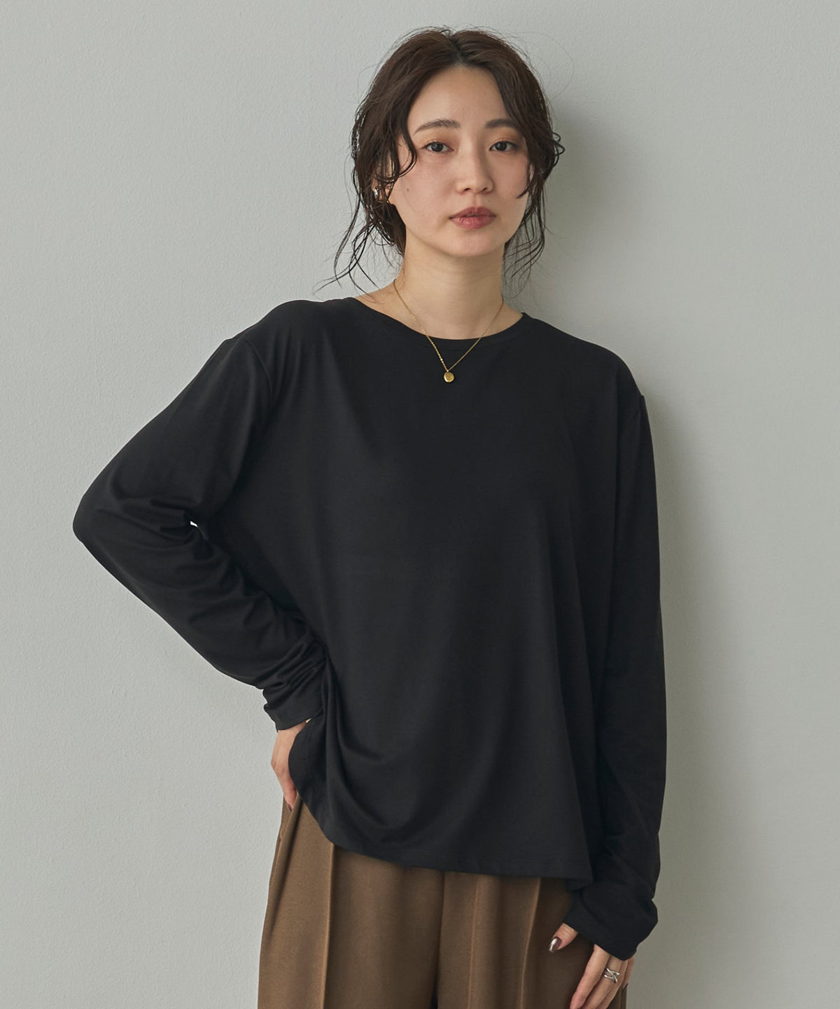SOFT AND STRETCHY T-SHIRT: BASIC TOPS