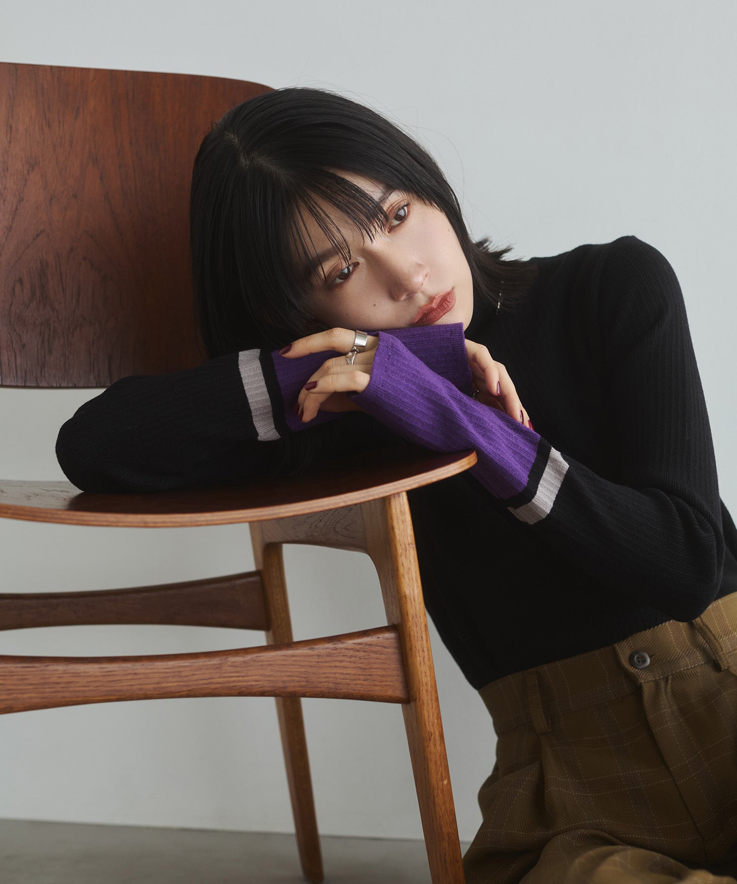 【静電気防止】やわもちヤーン 袖配色 ハイネックリブニット