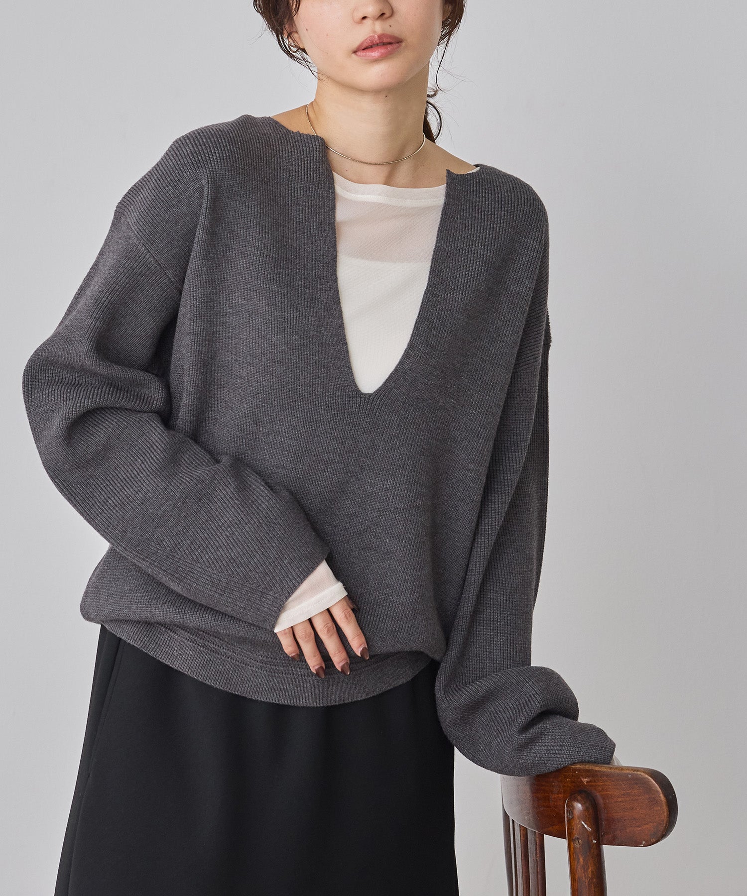 【静電気防止】やわもちヤーン 深Vデザインニット