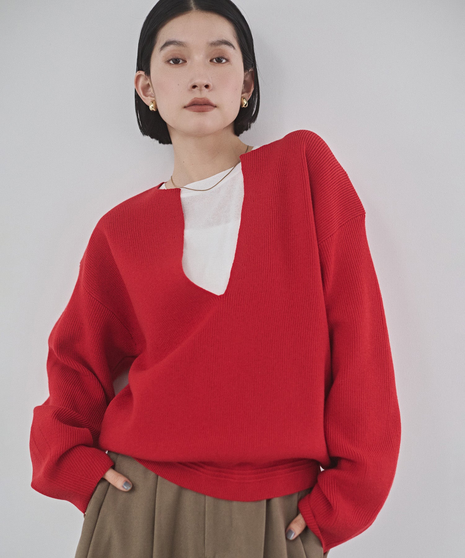 【静電気防止】やわもちヤーン 深Vデザインニット