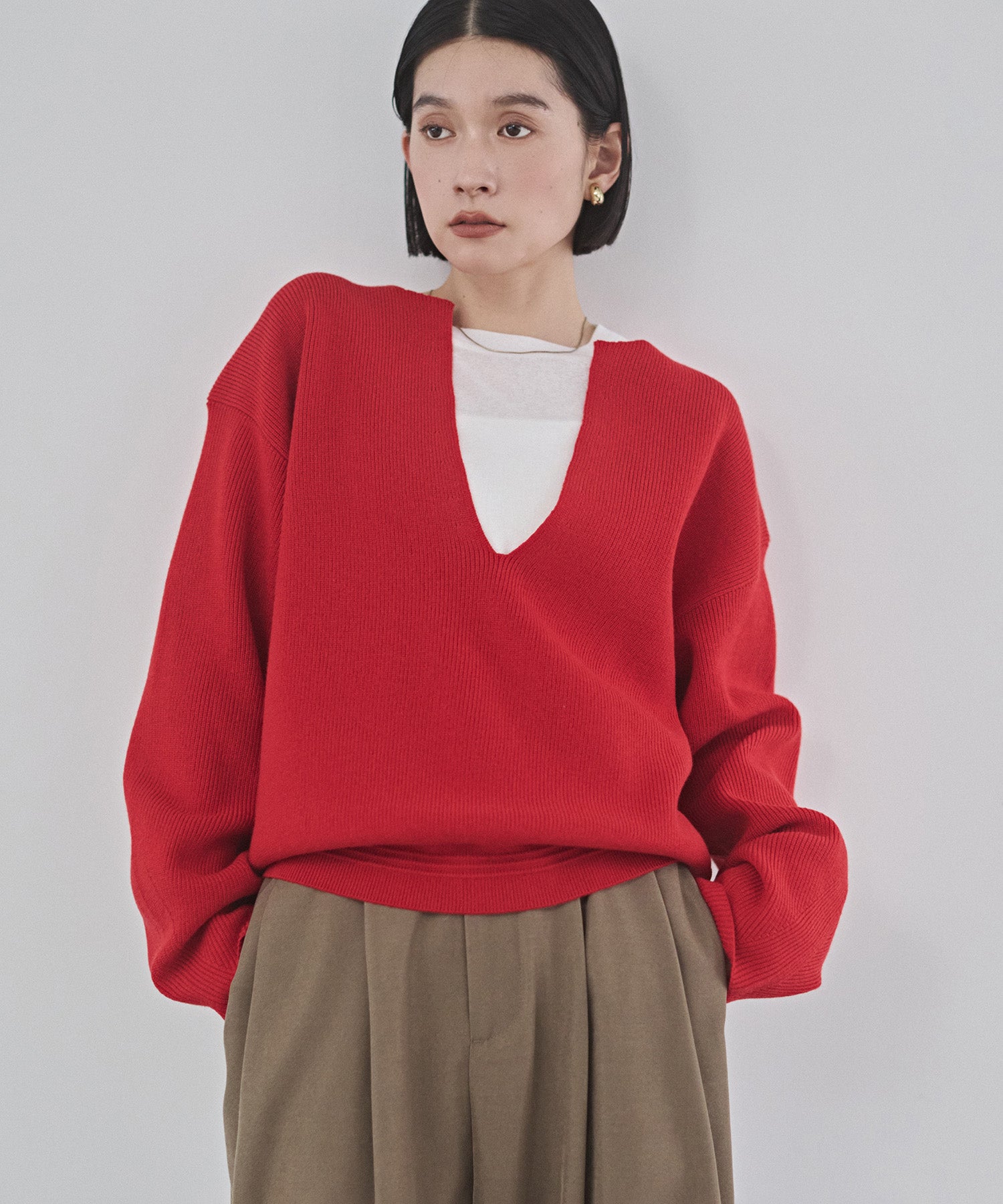 【静電気防止】やわもちヤーン 深Vデザインニット