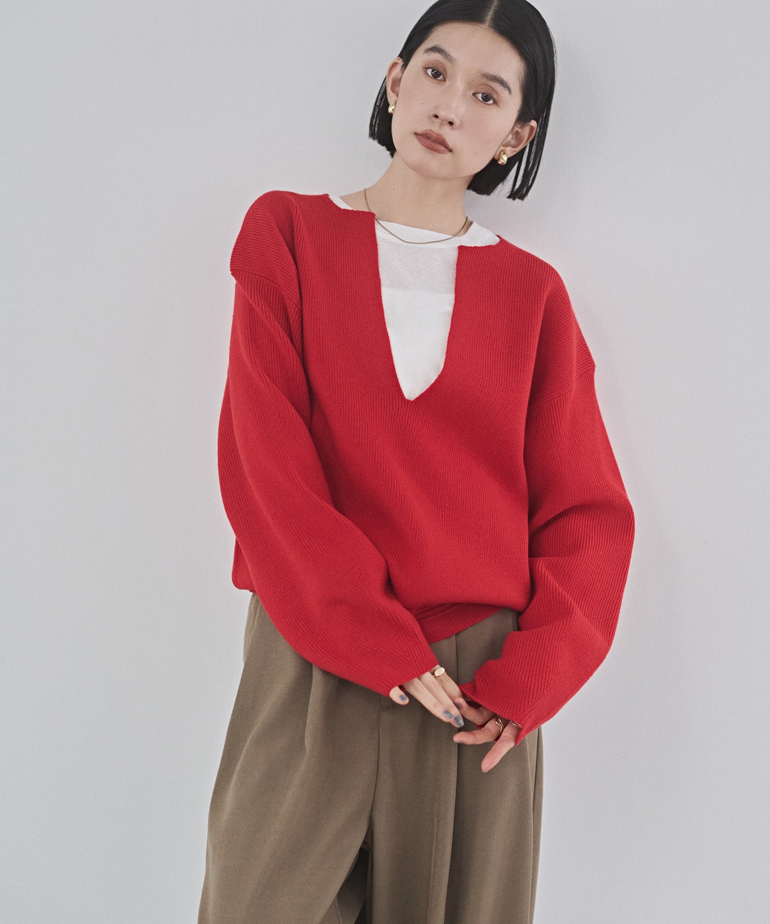 【静電気防止】やわもちヤーン 深Vデザインニット