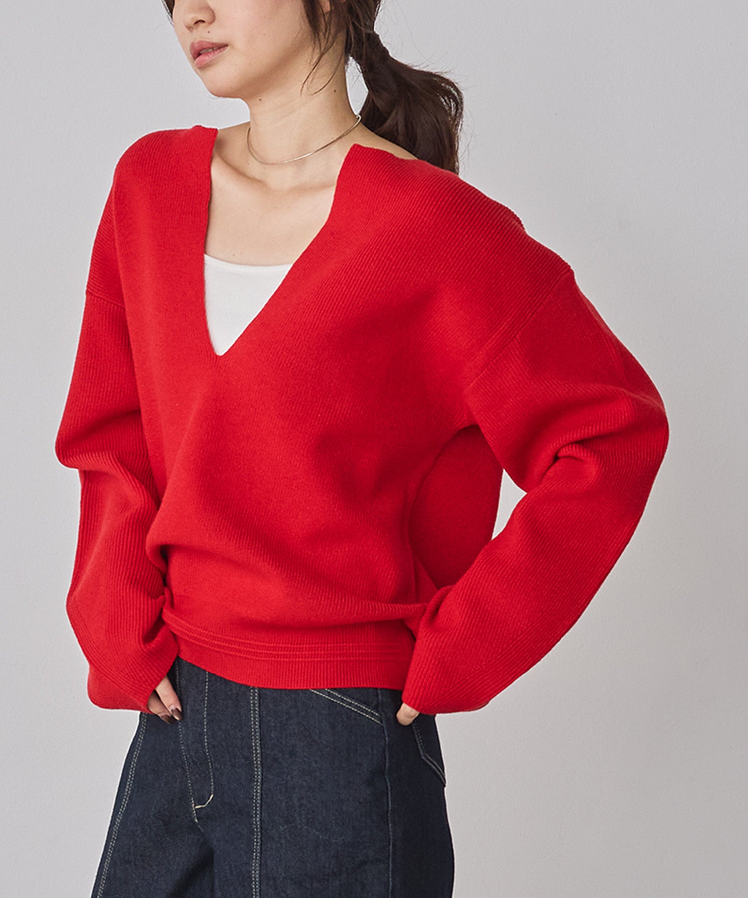 【静電気防止】やわもちヤーン 深Vデザインニット