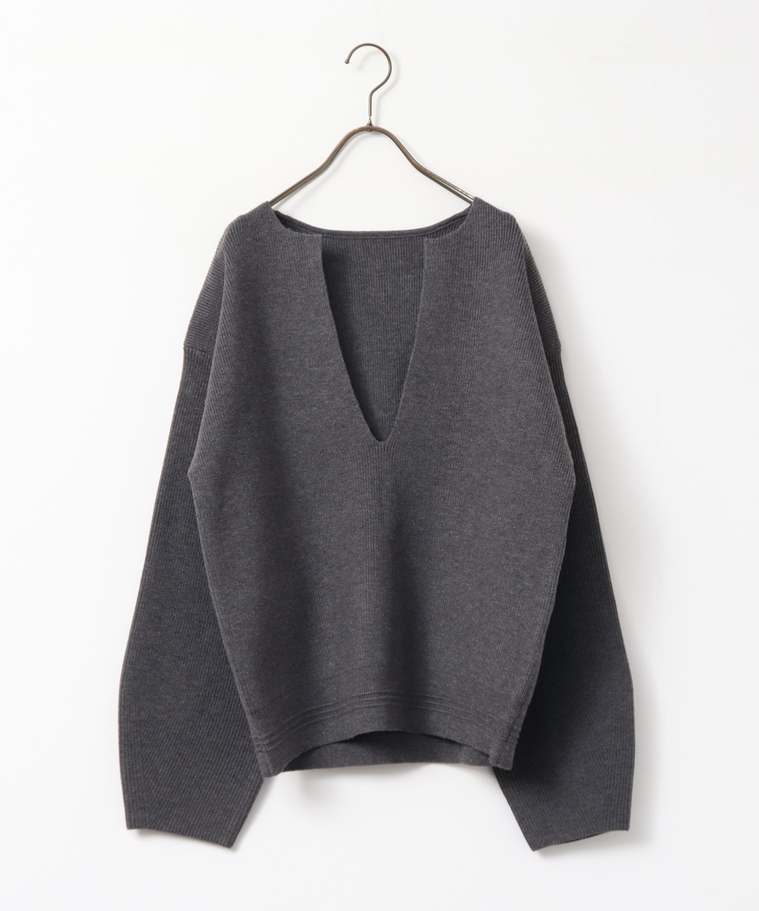 【静電気防止】やわもちヤーン 深Vデザインニット