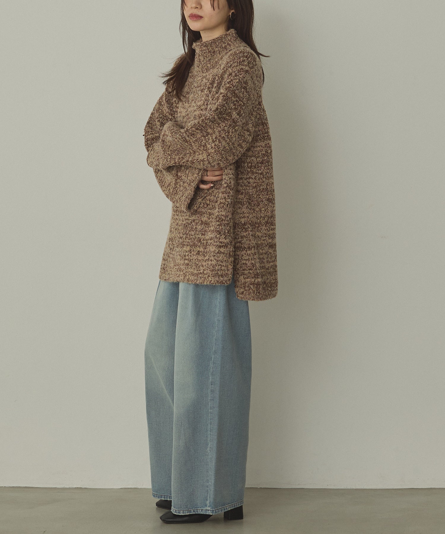 BOUCLE HIGH NECK KNIT