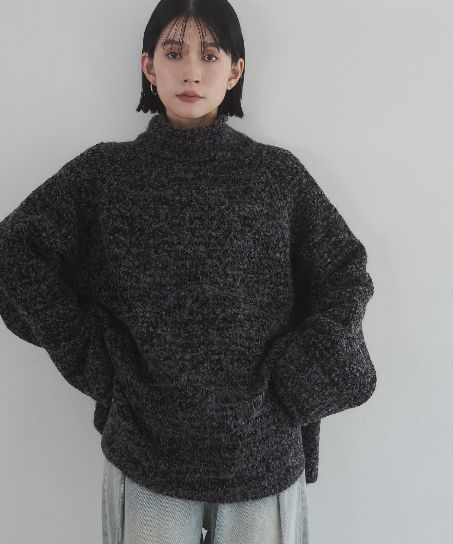 BOUCLE HIGH NECK KNIT