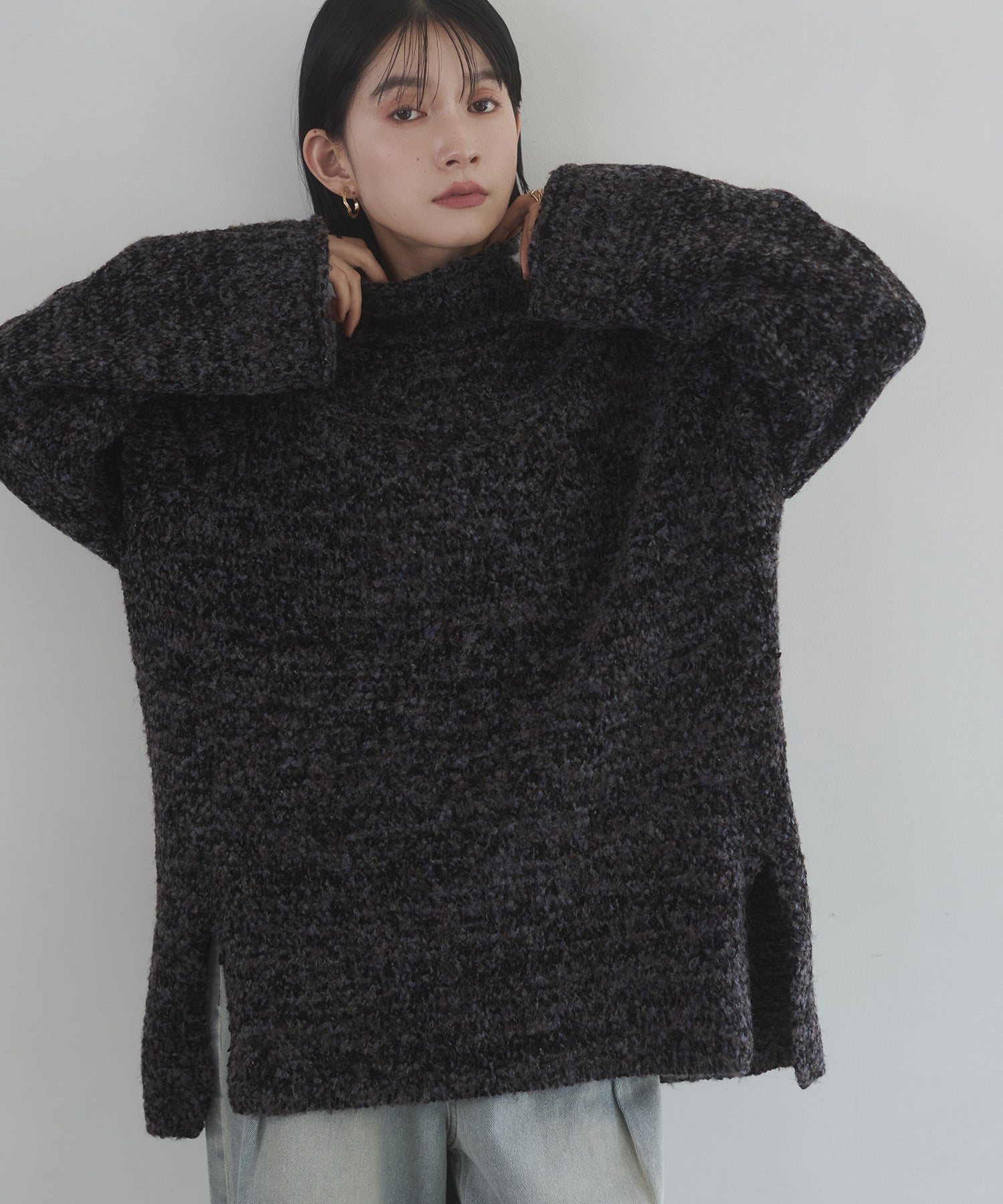 BOUCLE HIGH NECK KNIT