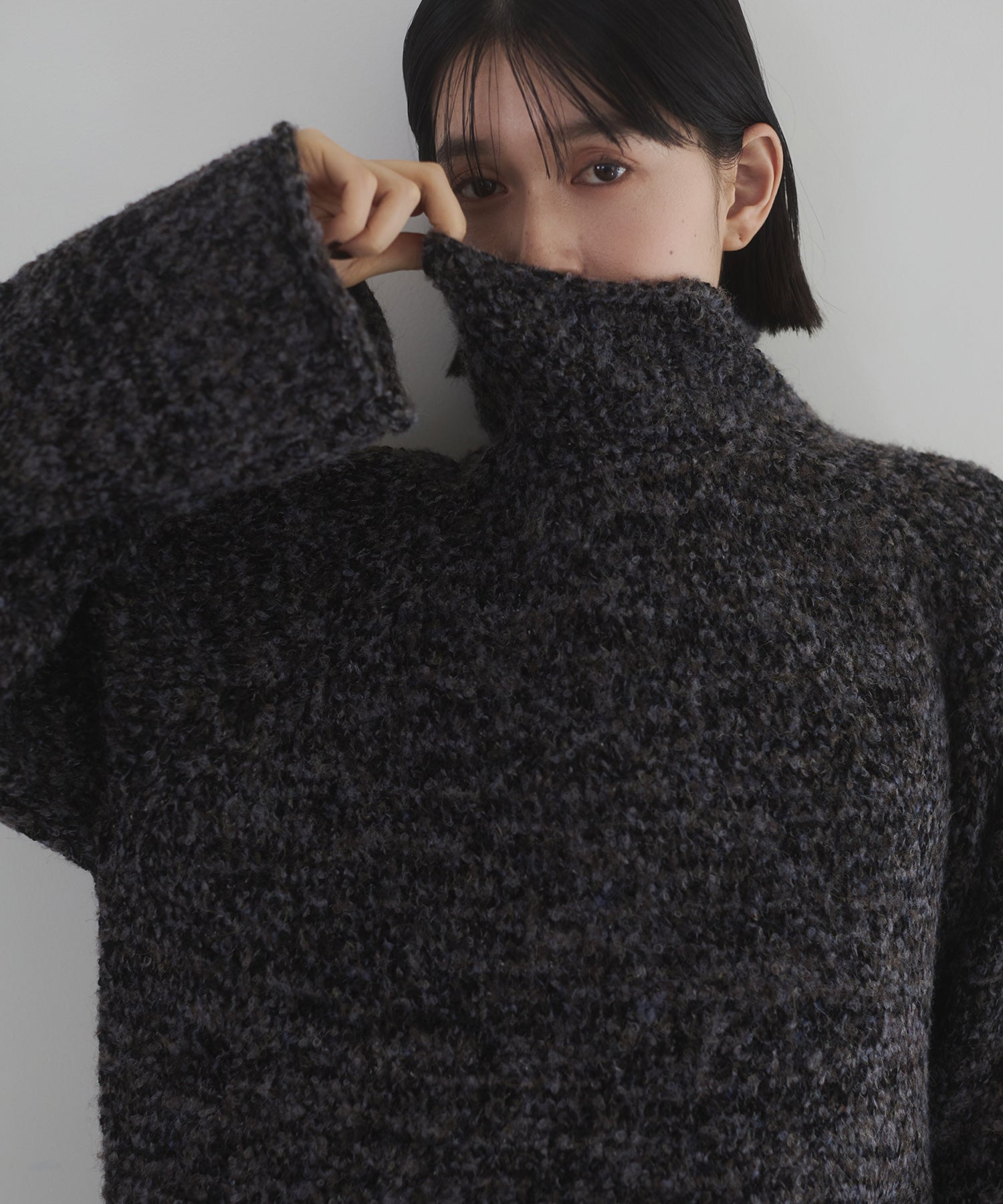 BOUCLE HIGH NECK KNIT