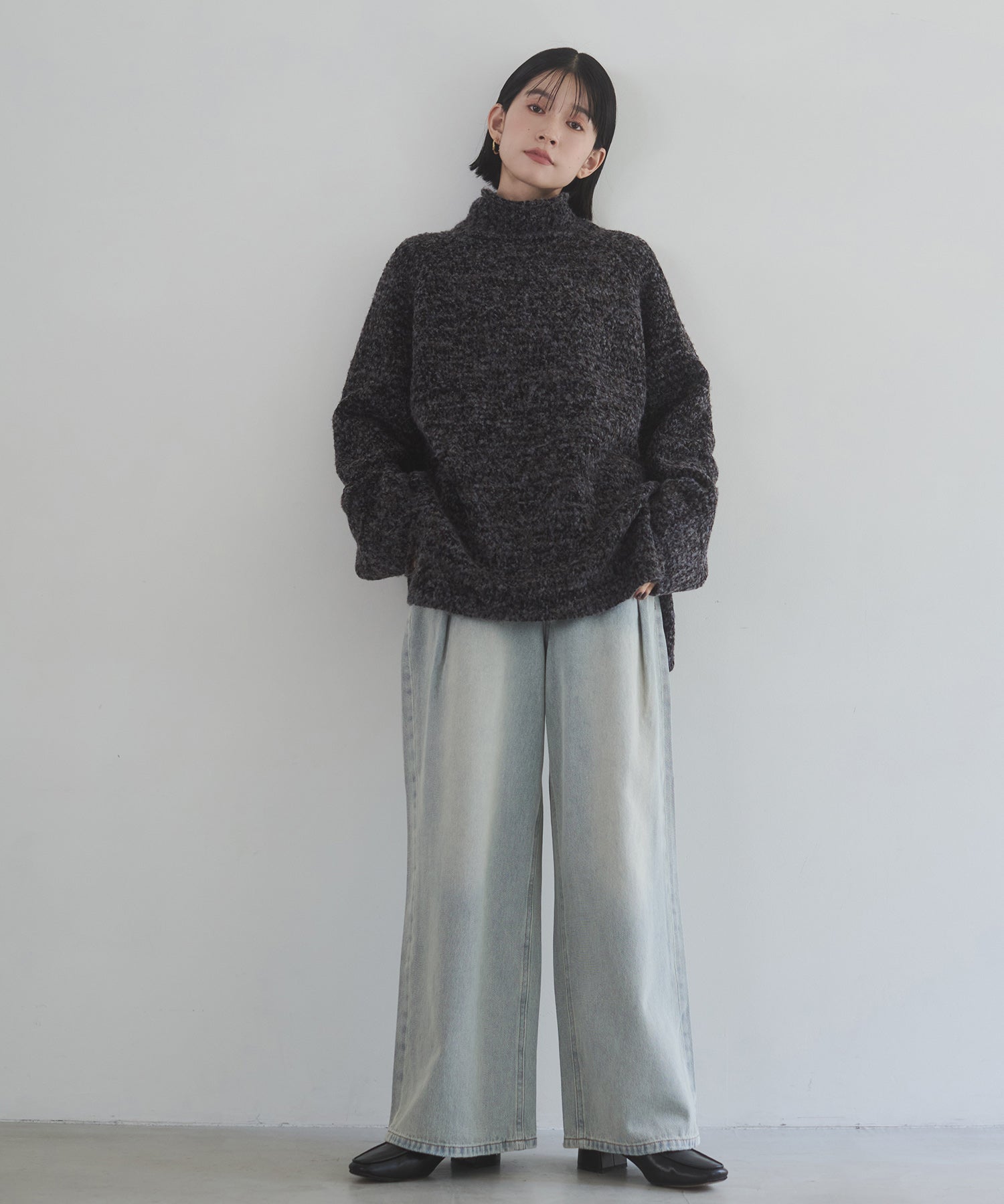 BOUCLE HIGH NECK KNIT