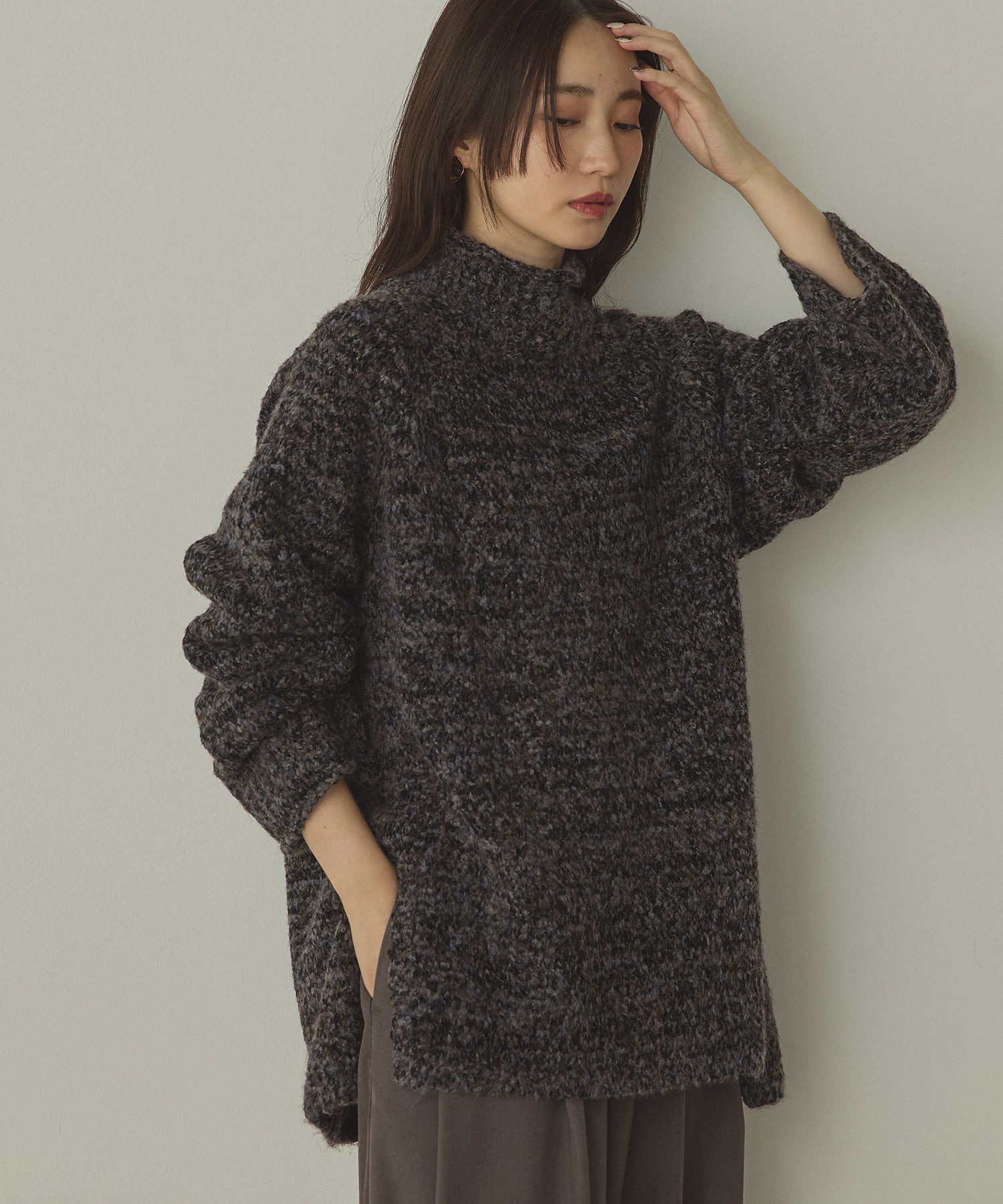 BOUCLE HIGH NECK KNIT