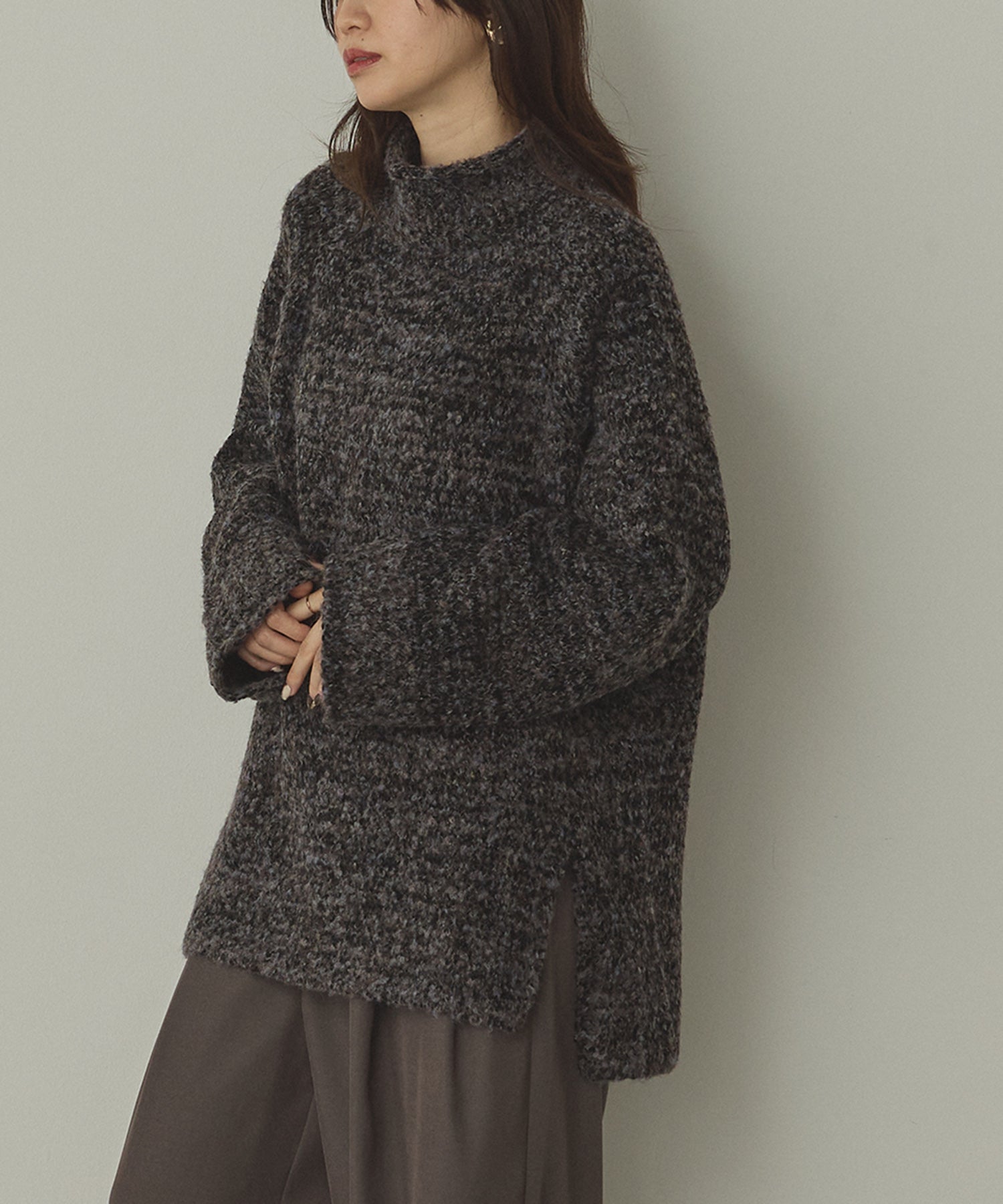 BOUCLE HIGH NECK KNIT