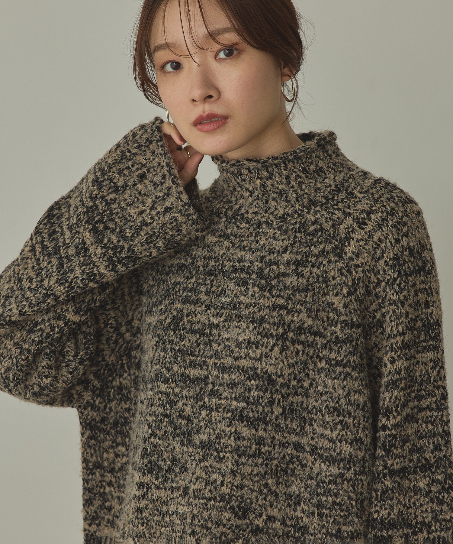 BOUCLE HIGH NECK KNIT