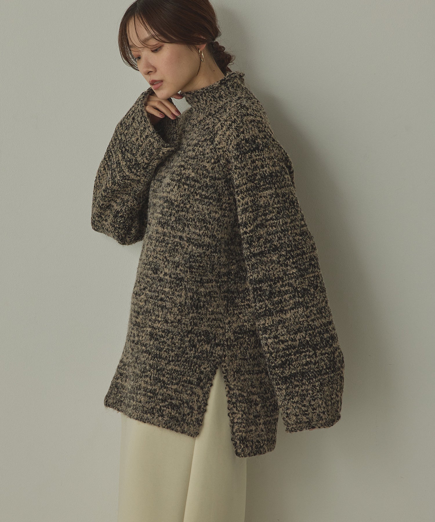 BOUCLE HIGH NECK KNIT