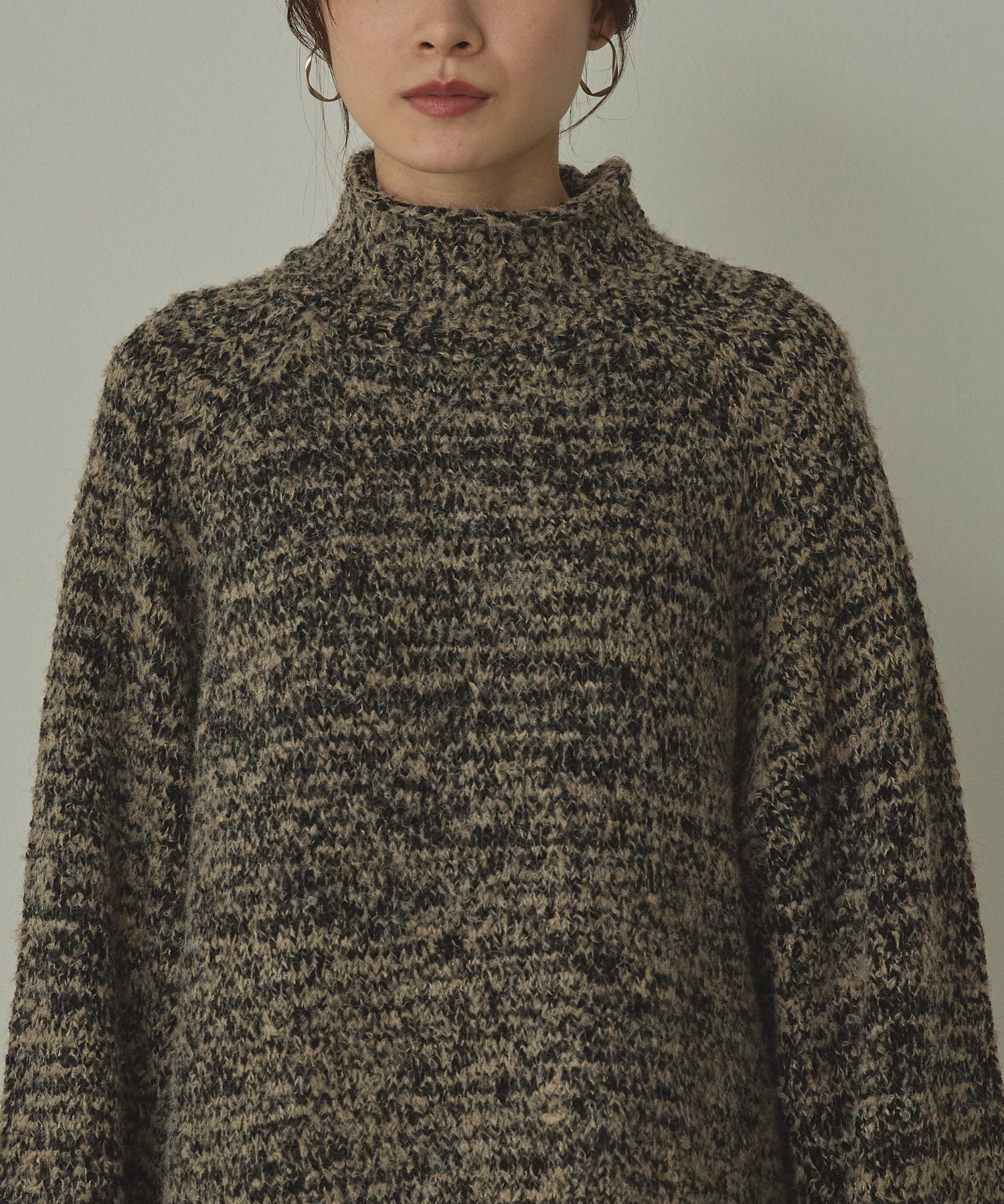 BOUCLE HIGH NECK KNIT