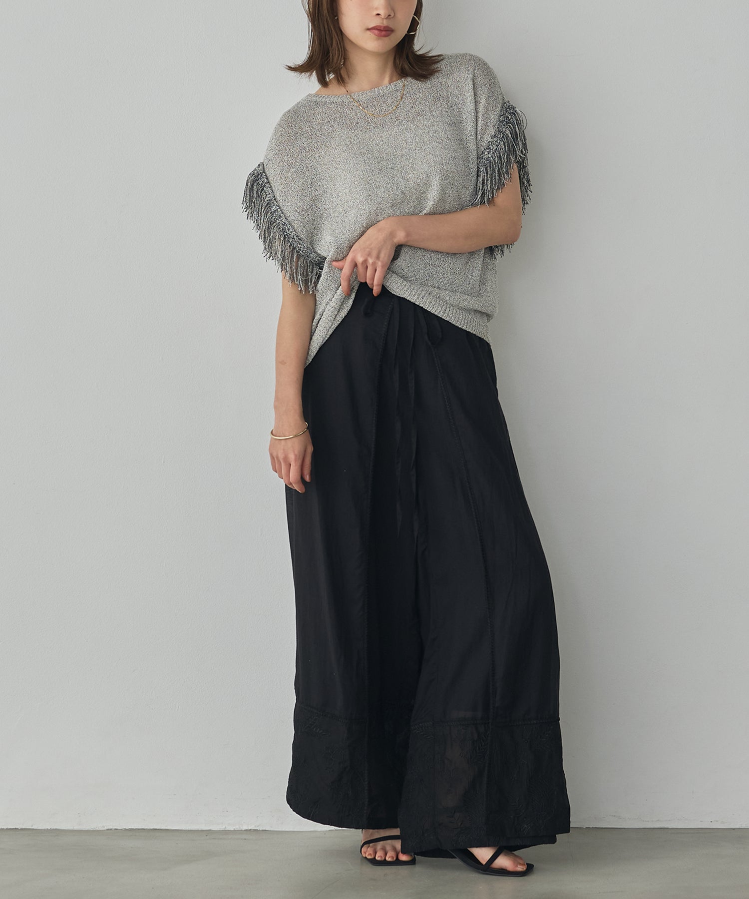 SEQUINED FRINGE-SLEEVE KNIT