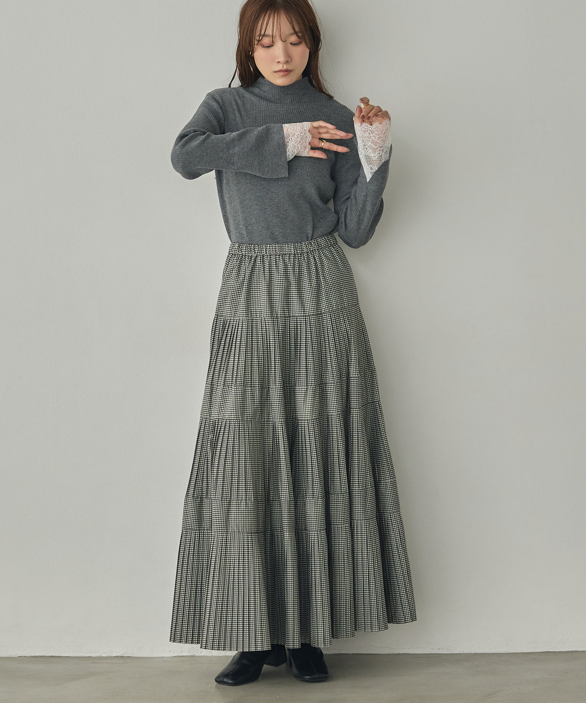 LACE-TRIMMED DOCKING KNIT