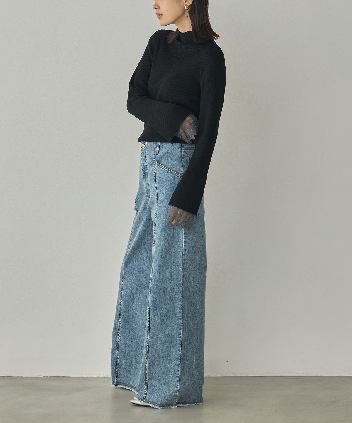 LACE-TRIMMED DOCKING KNIT