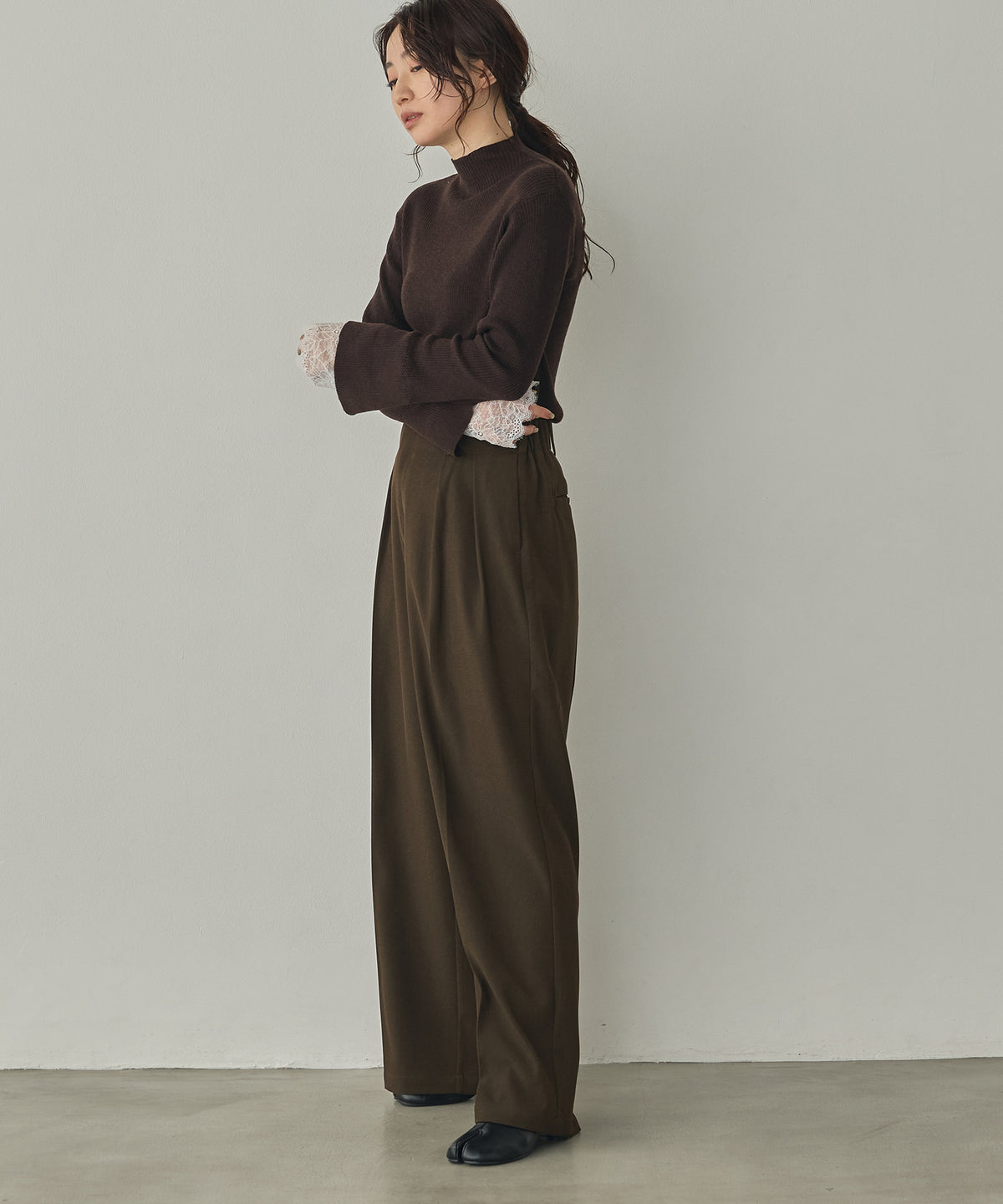 LACE-TRIMMED DOCKING KNIT