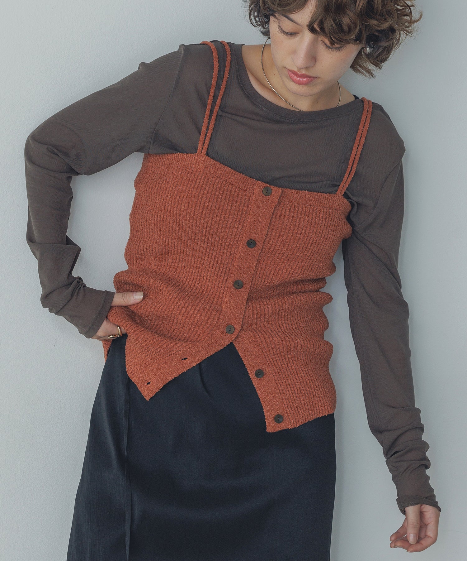 リブニットビスチェ