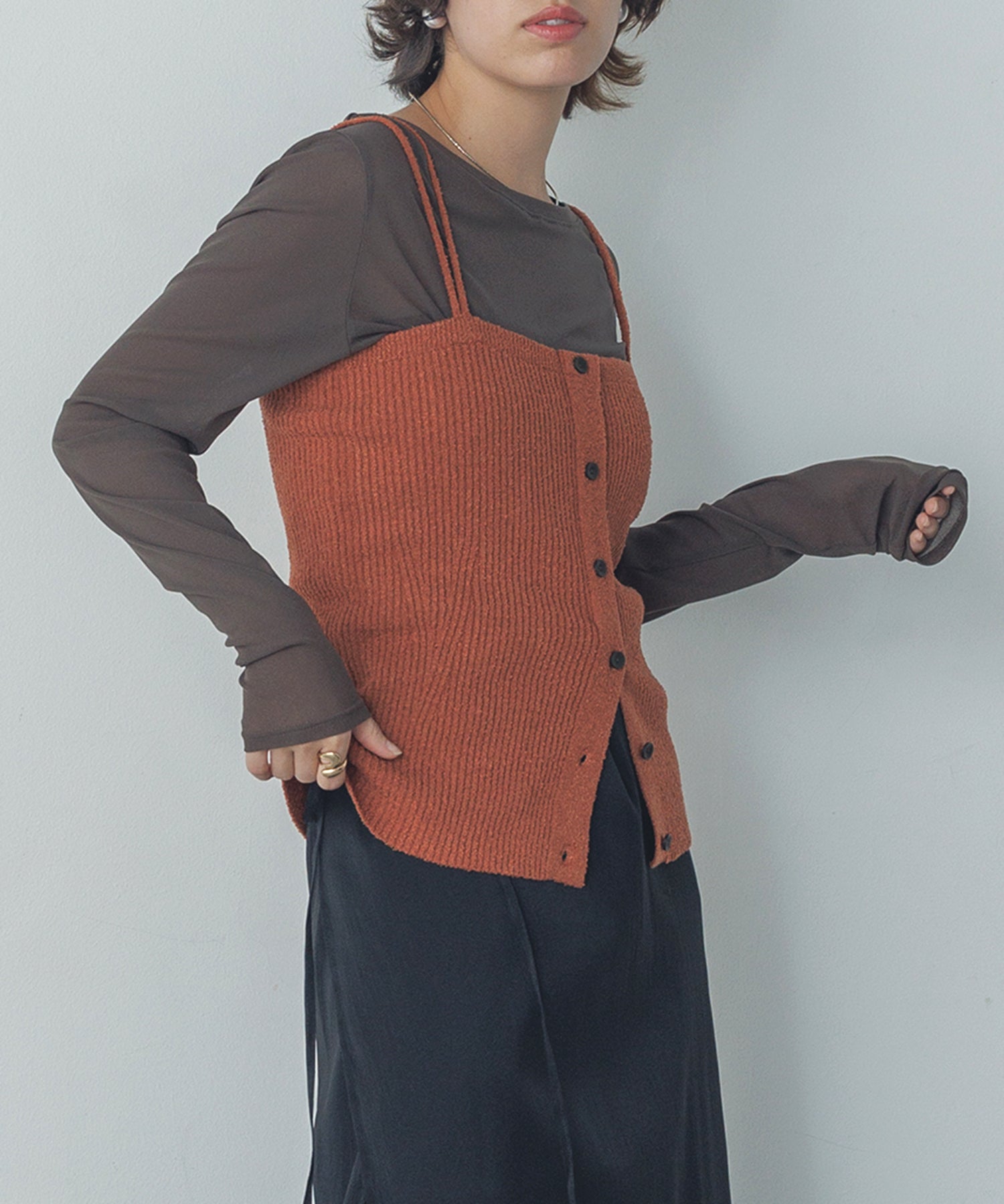 リブニットビスチェ