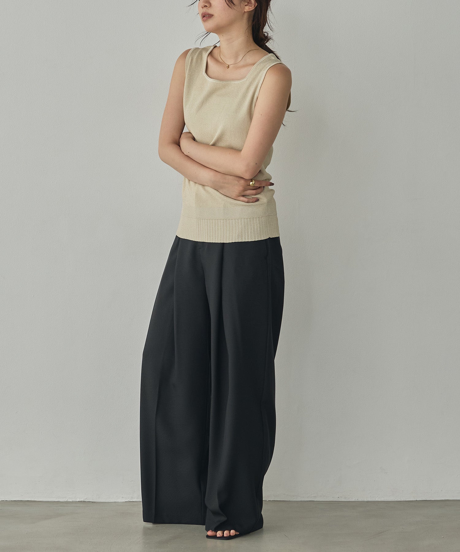 V-NECK SEQUIN-KNIT SQUARE-NECK TANK TOP