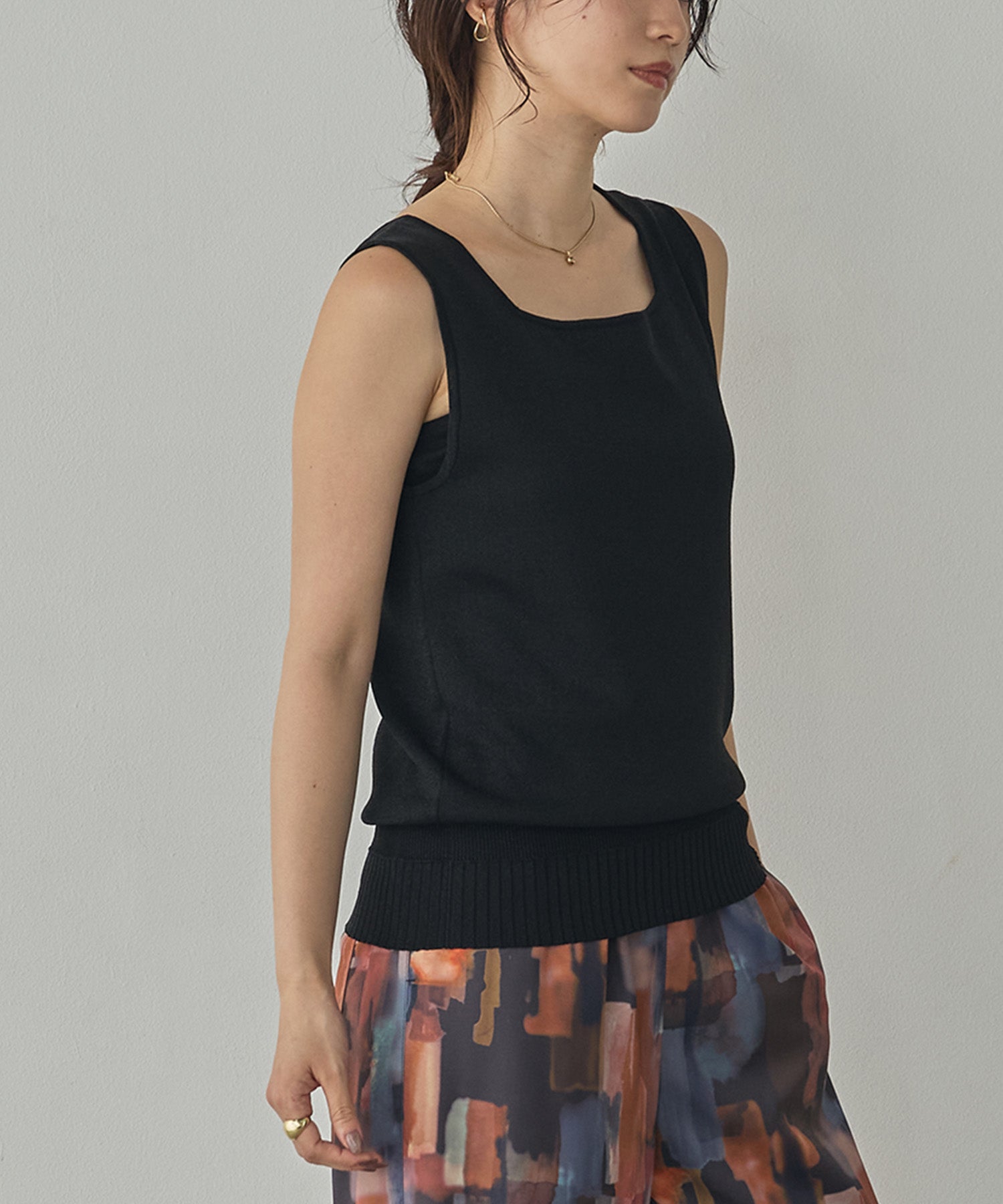 V-NECK SEQUIN-KNIT SQUARE-NECK TANK TOP