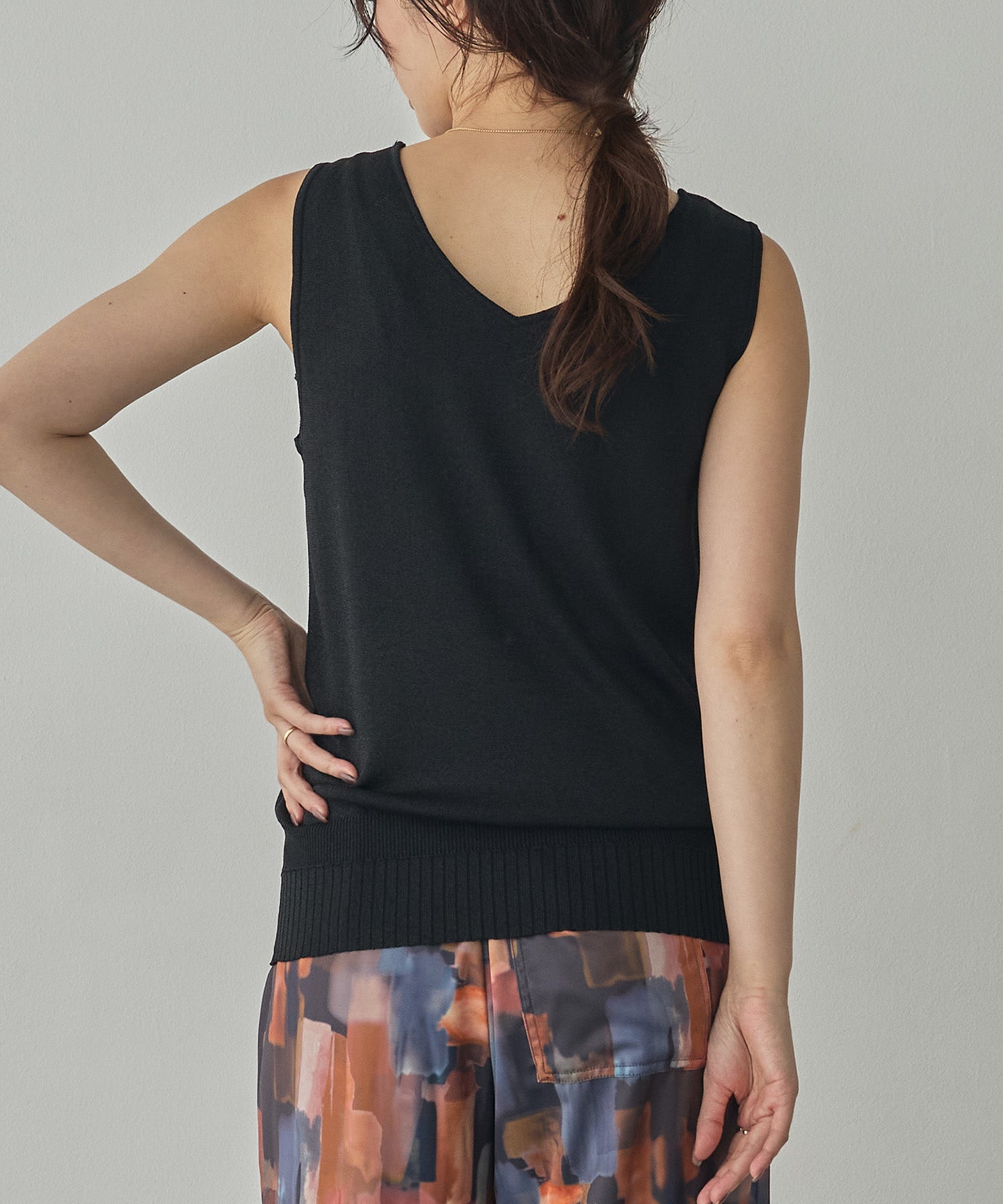 V-NECK SEQUIN-KNIT SQUARE-NECK TANK TOP