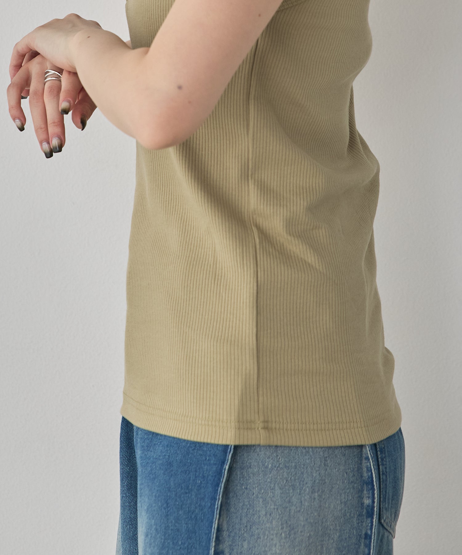 LAYERED RIBBED TANK TOP