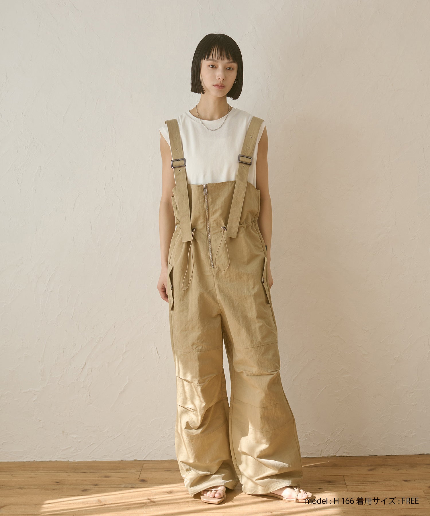 フロントジップ ウエストギャザー サロペット