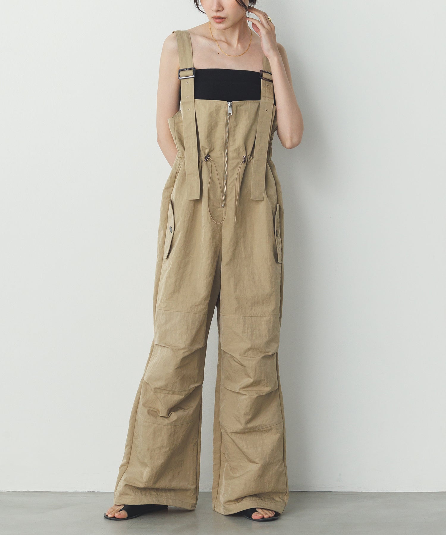 フロントジップ ウエストギャザー サロペット