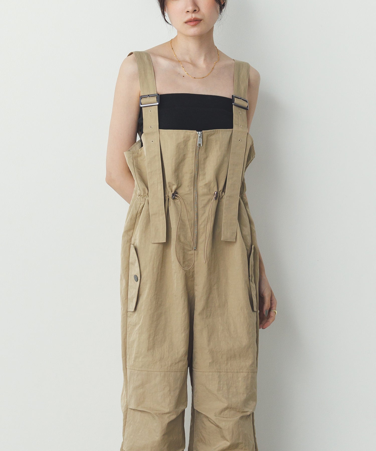 フロントジップ ウエストギャザー サロペット