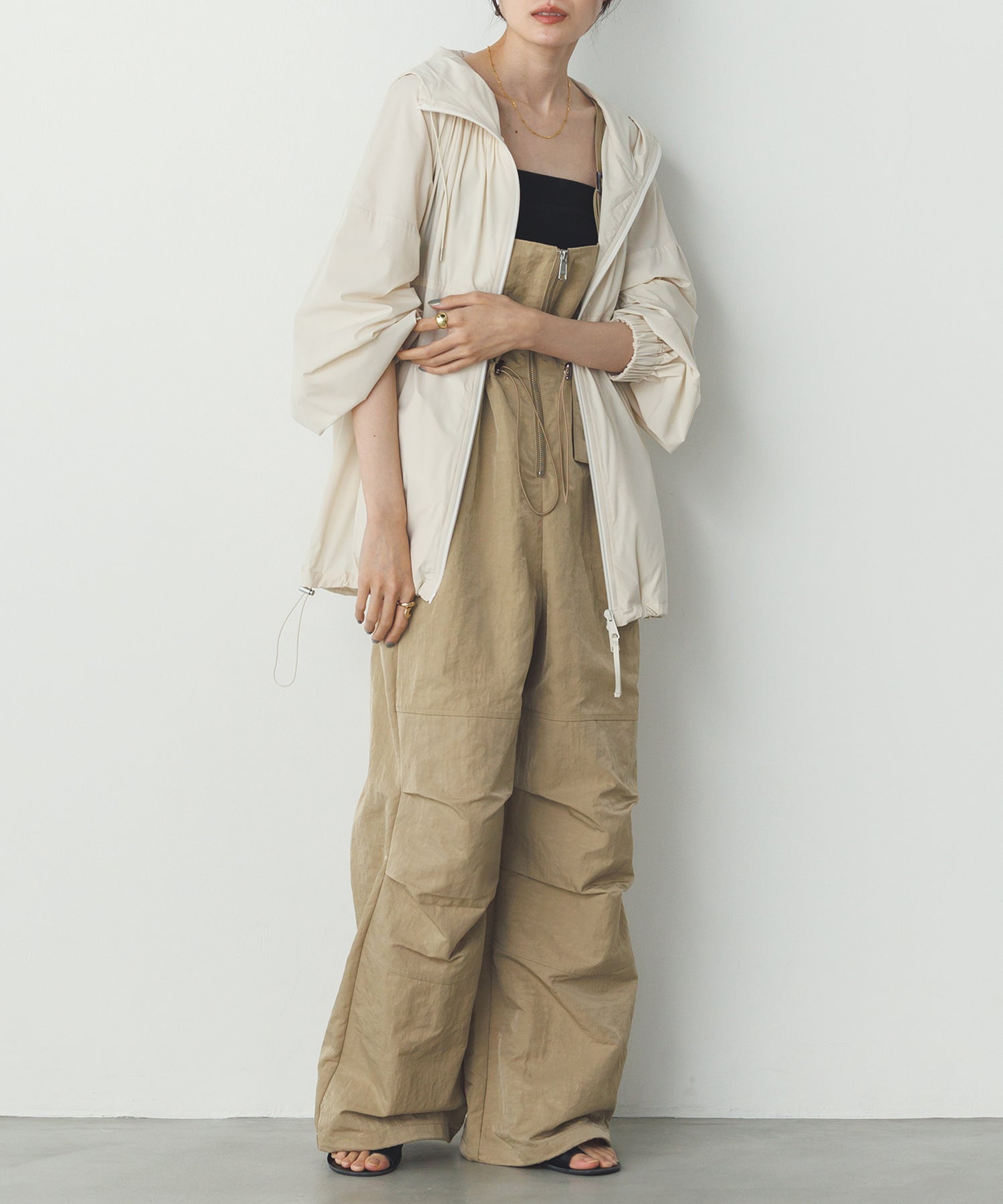 フロントジップ ウエストギャザー サロペット