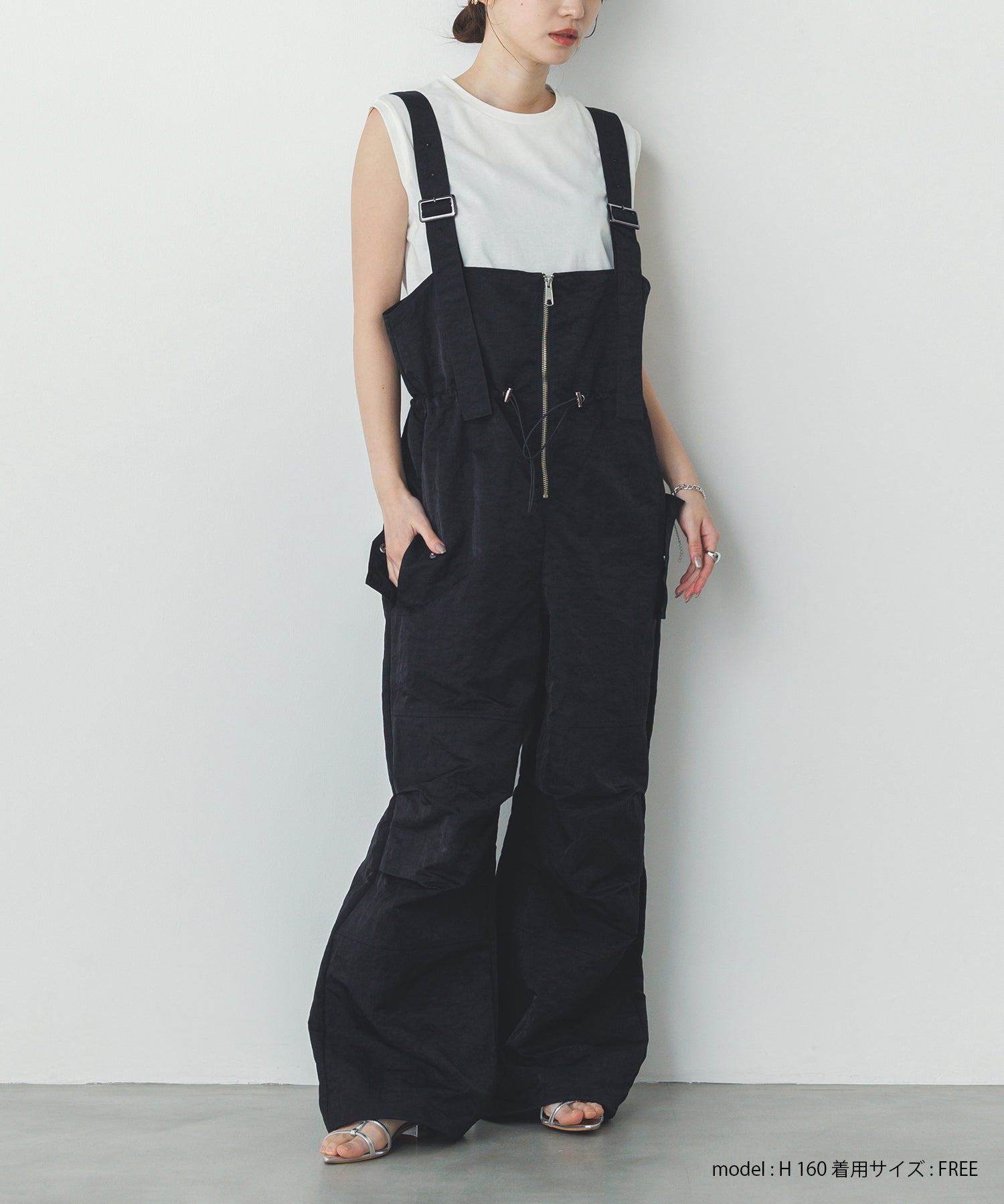 フロントジップ ウエストギャザー サロペット