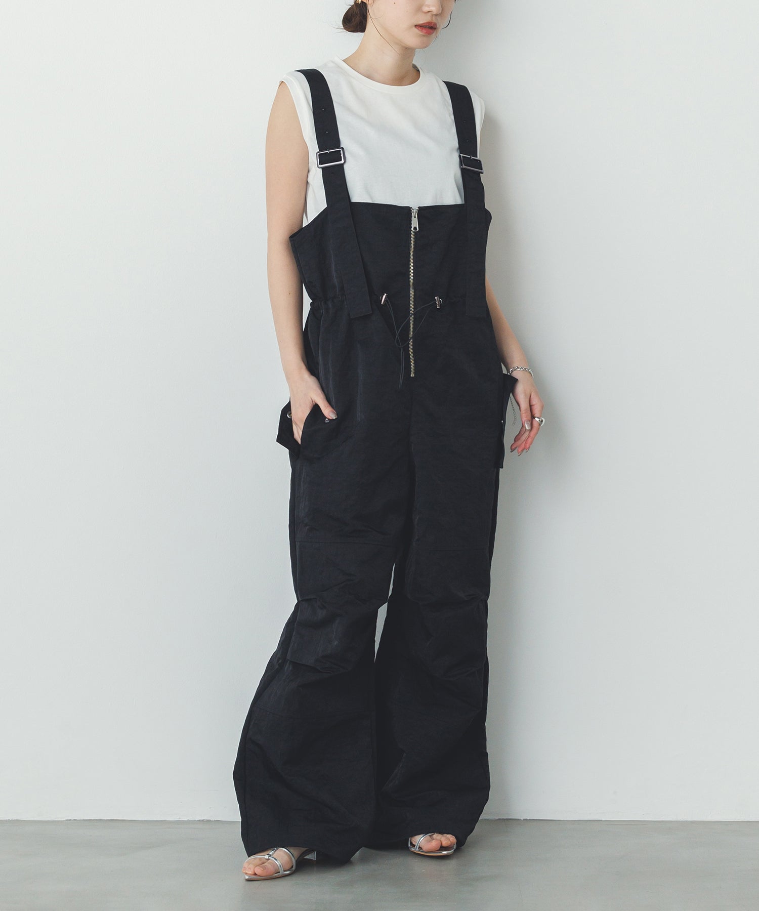 フロントジップ ウエストギャザー サロペット