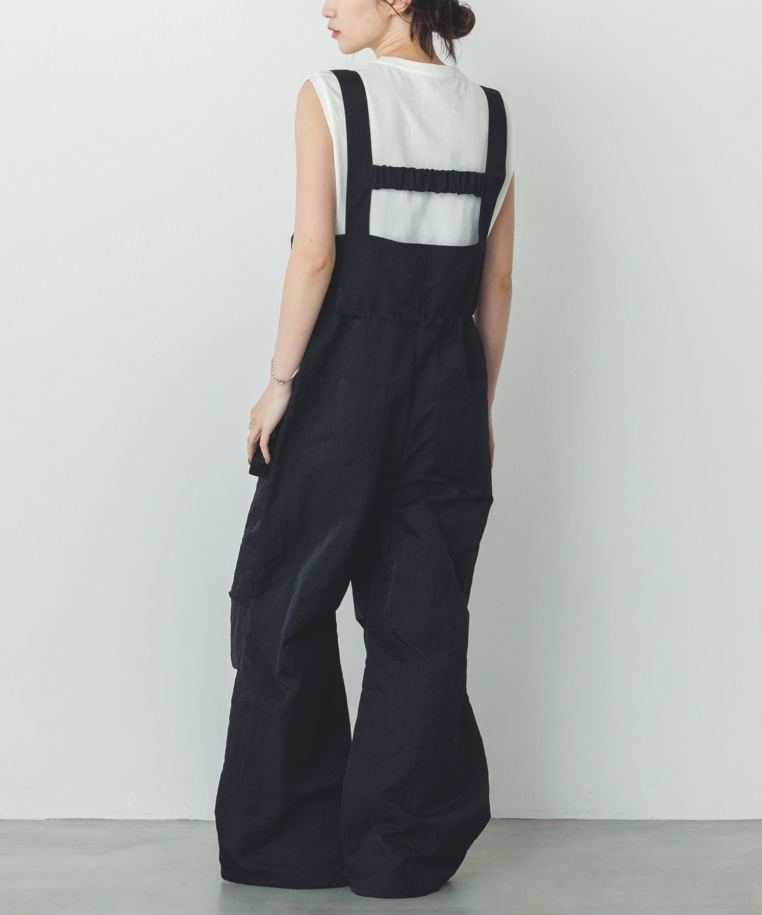 フロントジップ ウエストギャザー サロペット