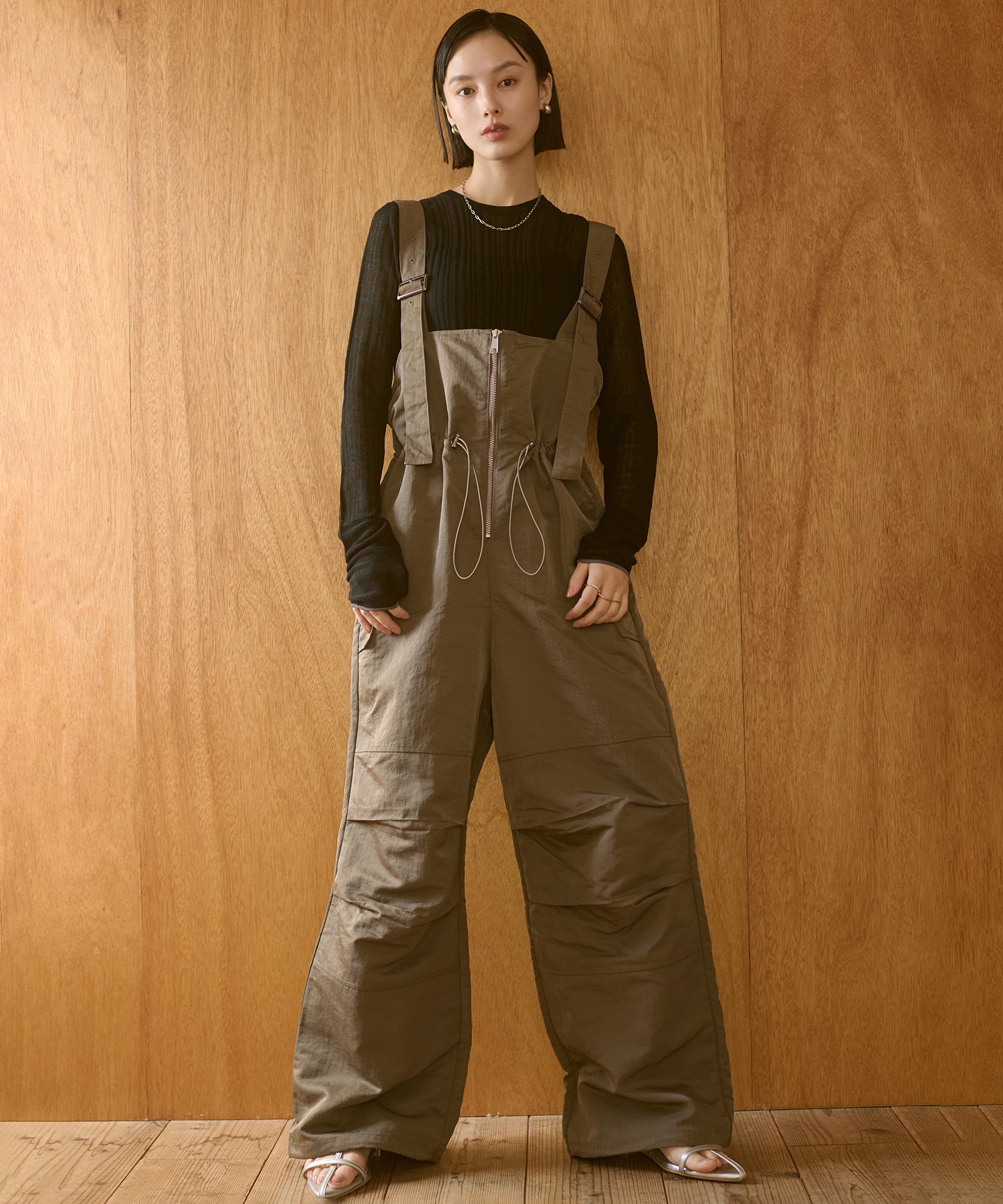 フロントジップ ウエストギャザー サロペット