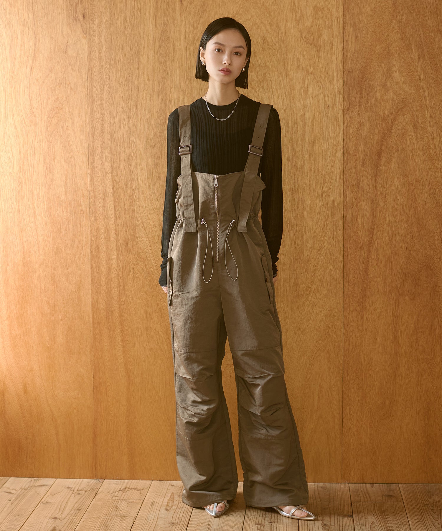 フロントジップ ウエストギャザー サロペット