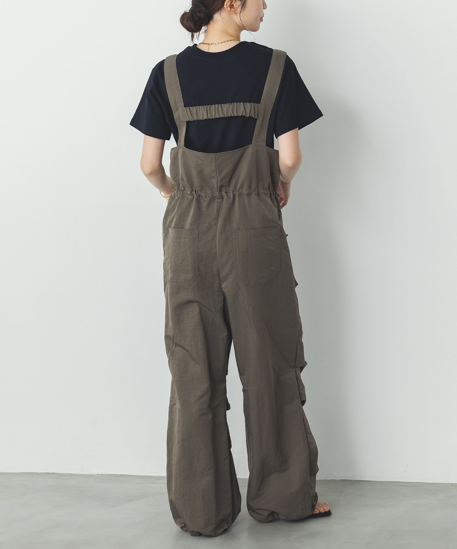 フロントジップ ウエストギャザー サロペット