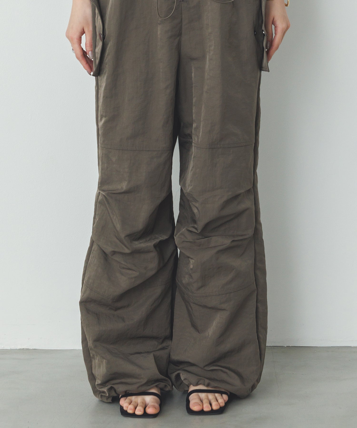 フロントジップ ウエストギャザー サロペット