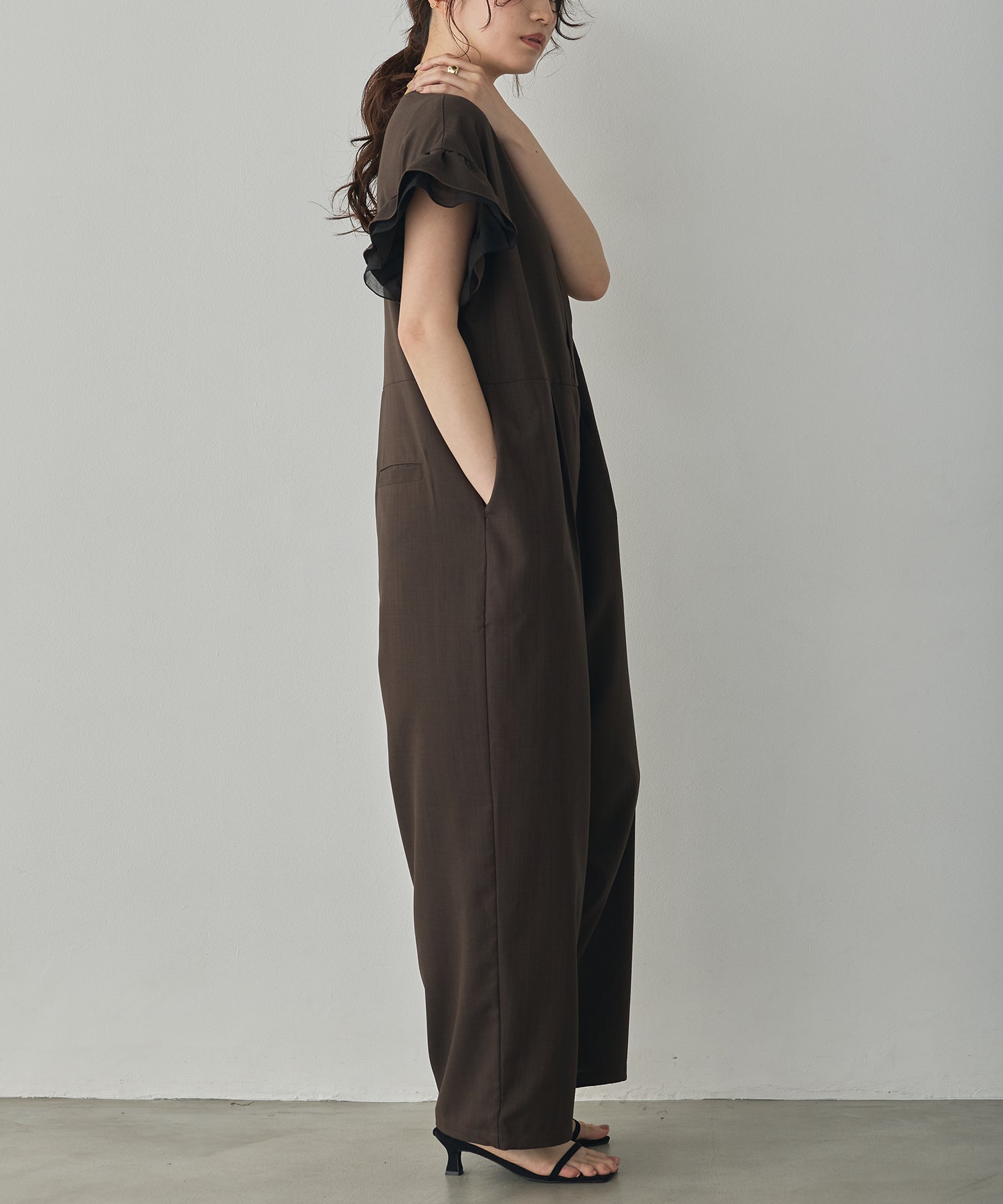 LINEN-LIKE RUFFLE-SLEEVE JUMPSUIT