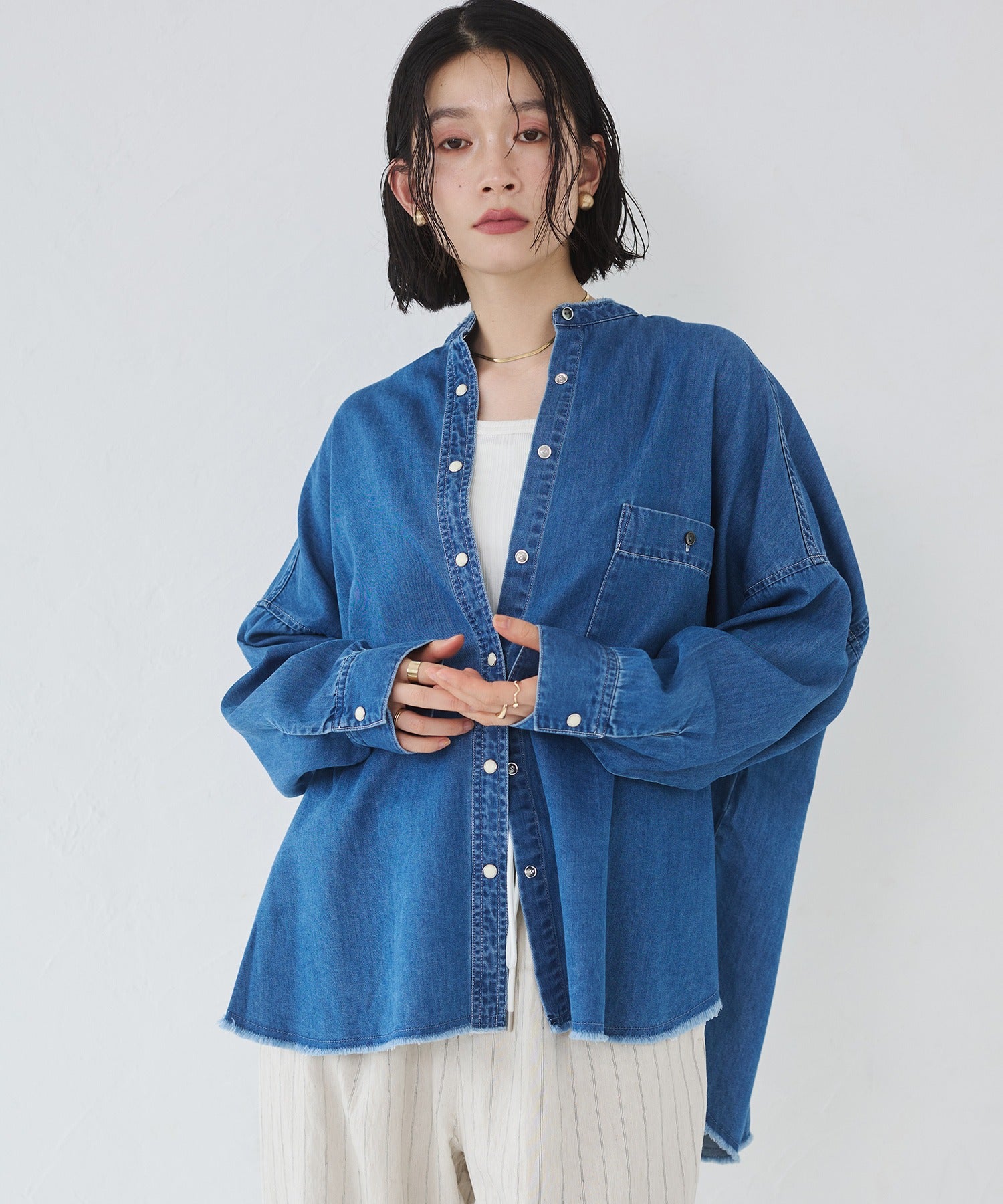 【WEB限定/別注】 バンドカラー オーバーサイズ デニムシャツ