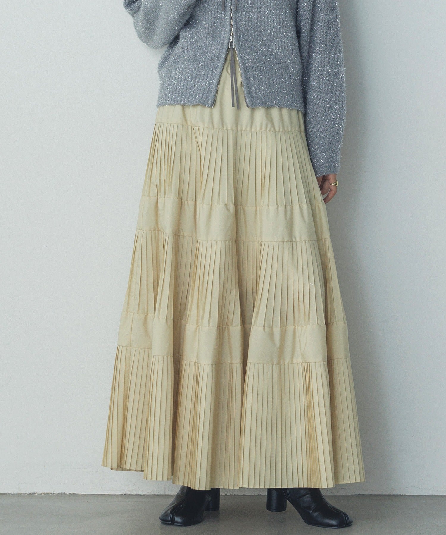 PLEATED TIERED SKIRT