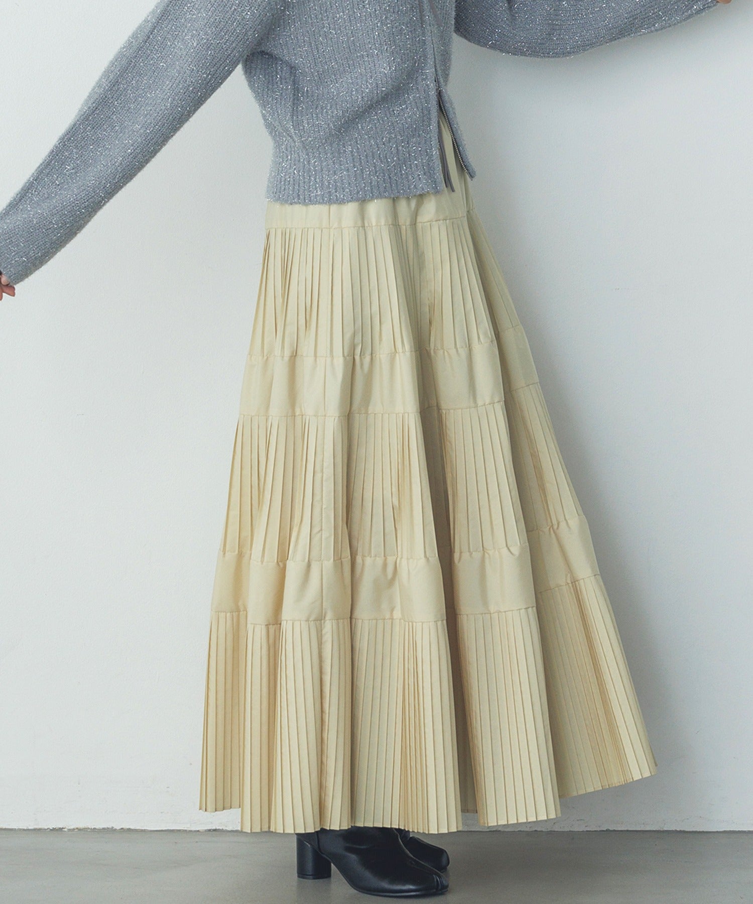 PLEATED TIERED SKIRT