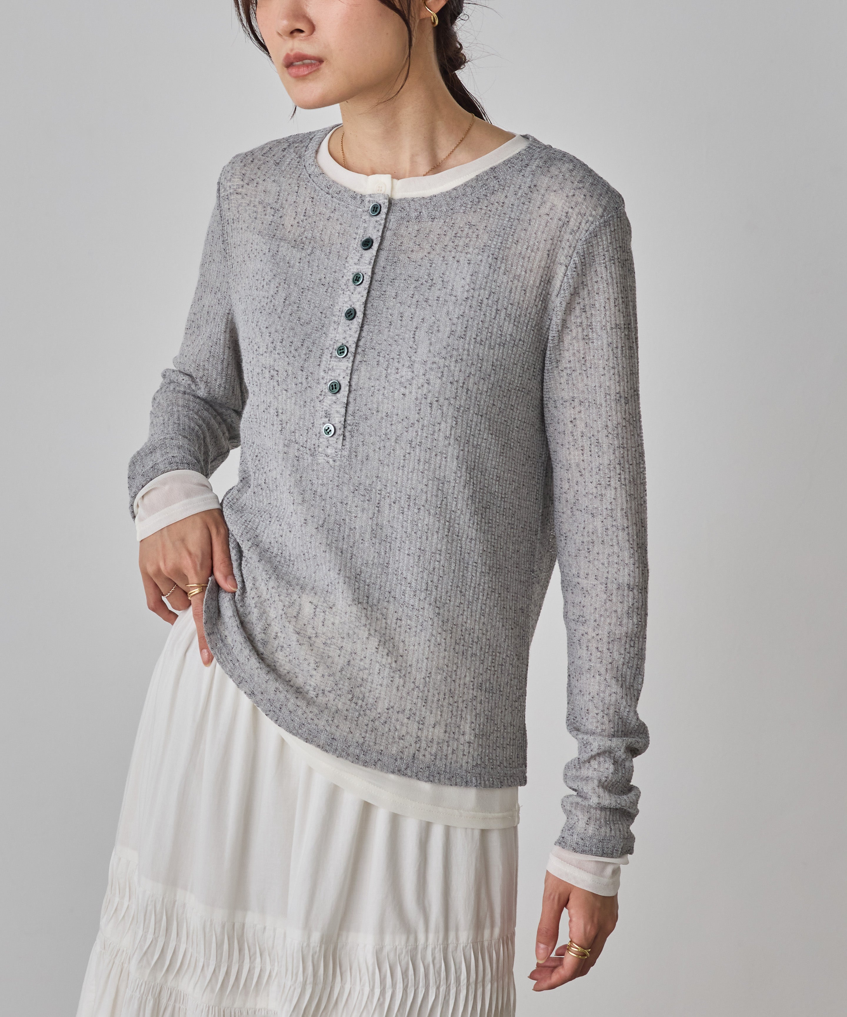 ヘンリーネック レイヤードシアートップス