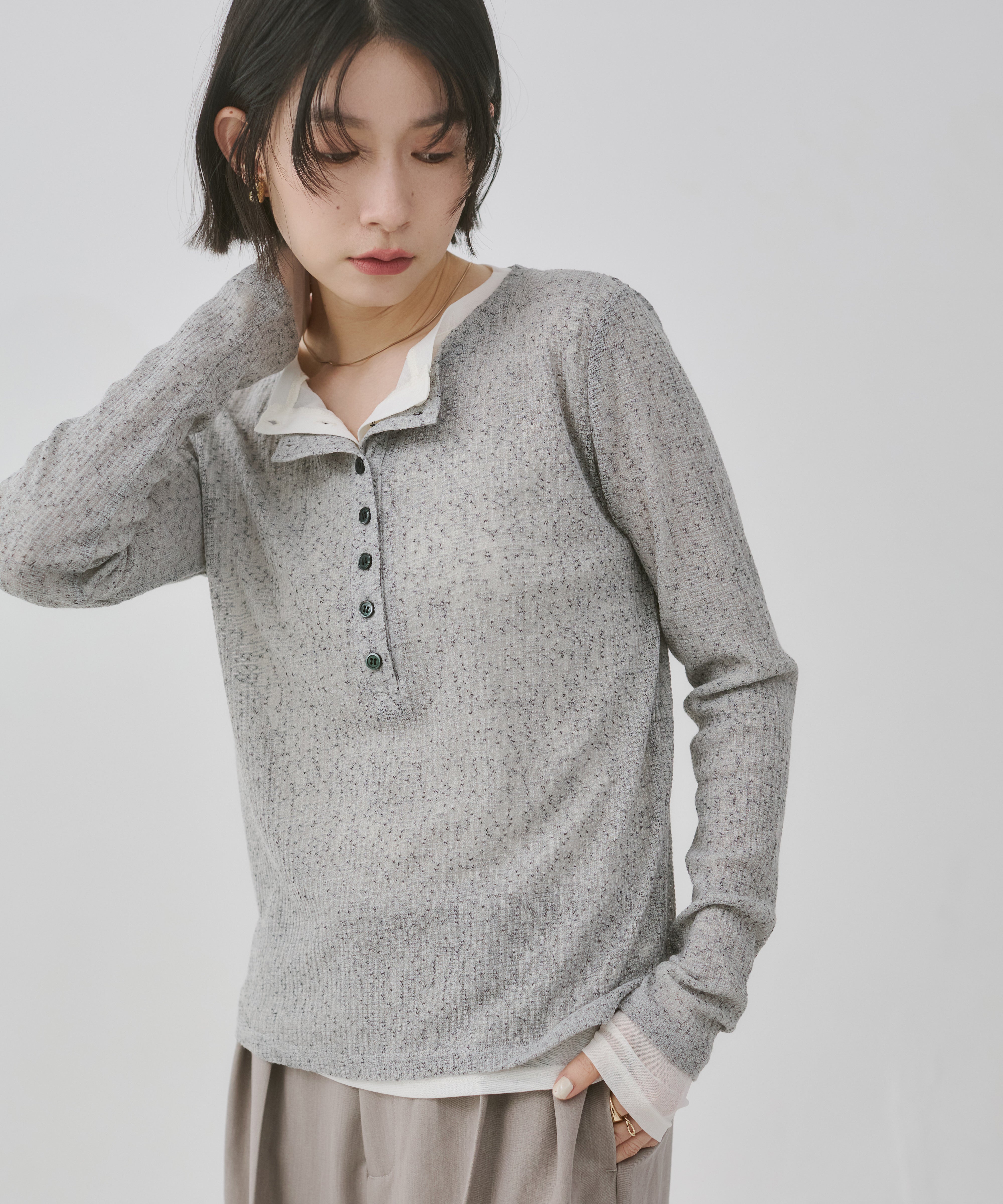 ヘンリーネック レイヤードシアートップス