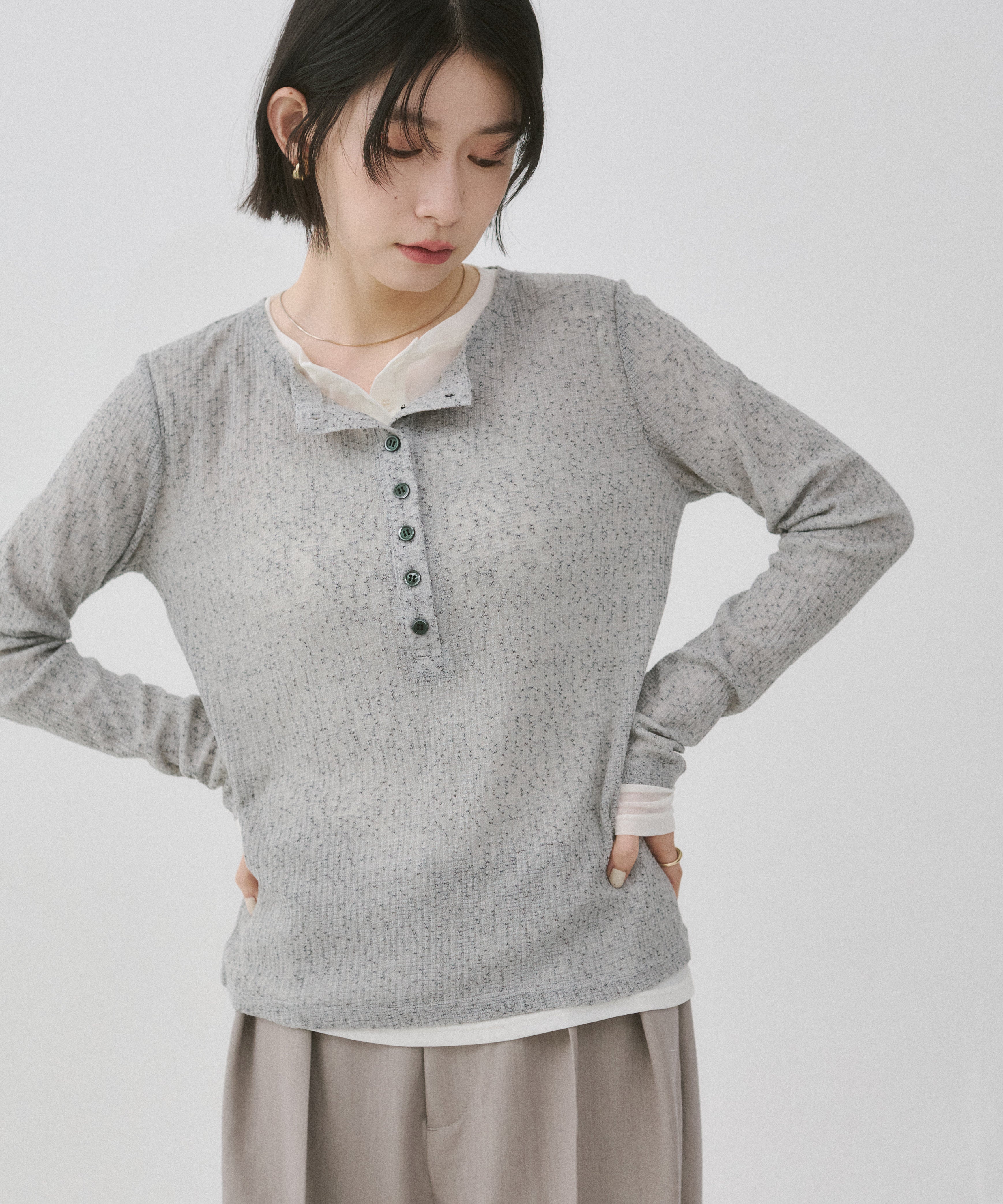 ヘンリーネック レイヤードシアートップス