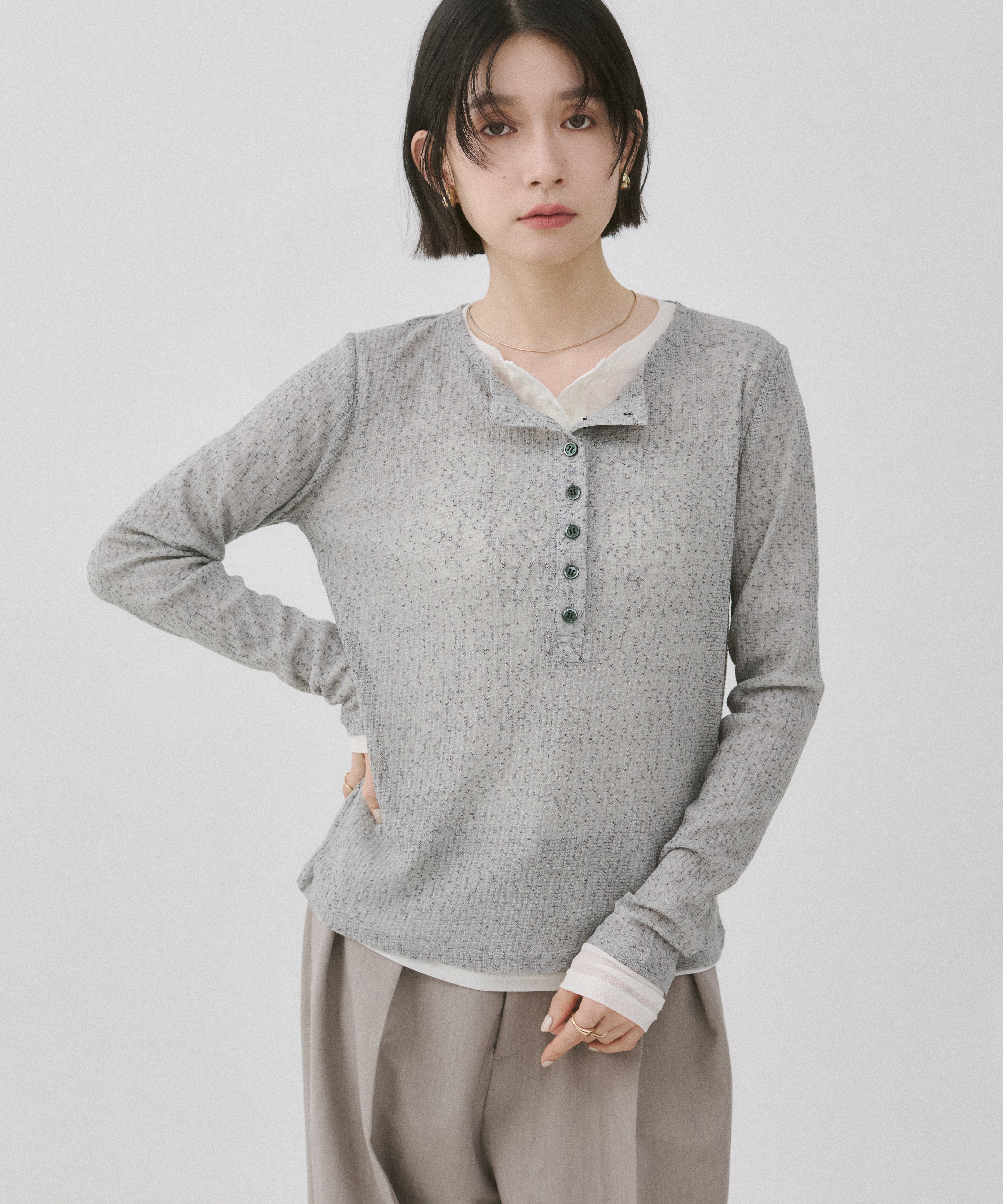 ヘンリーネック レイヤードシアートップス