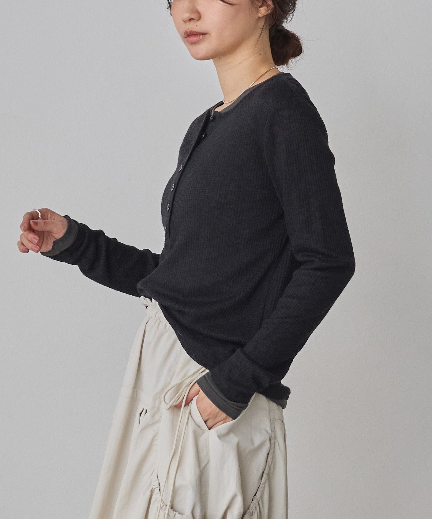 ヘンリーネック レイヤードシアートップス